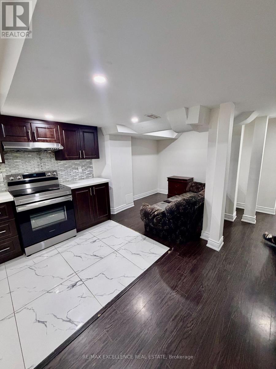 Bsmt - 24 Lanark Circle, Brampton, Ontario  L6X 5L3 - Photo 8 - W13841852