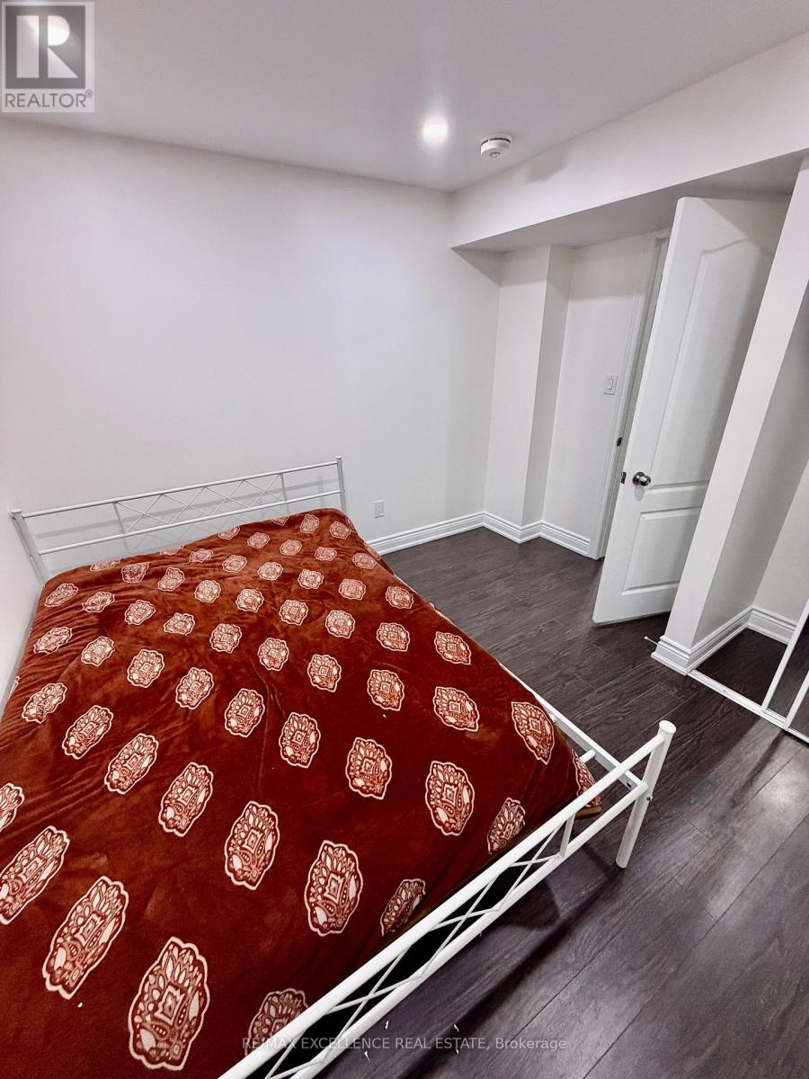 Bsmt - 24 Lanark Circle, Brampton, Ontario  L6X 5L3 - Photo 9 - W13841852