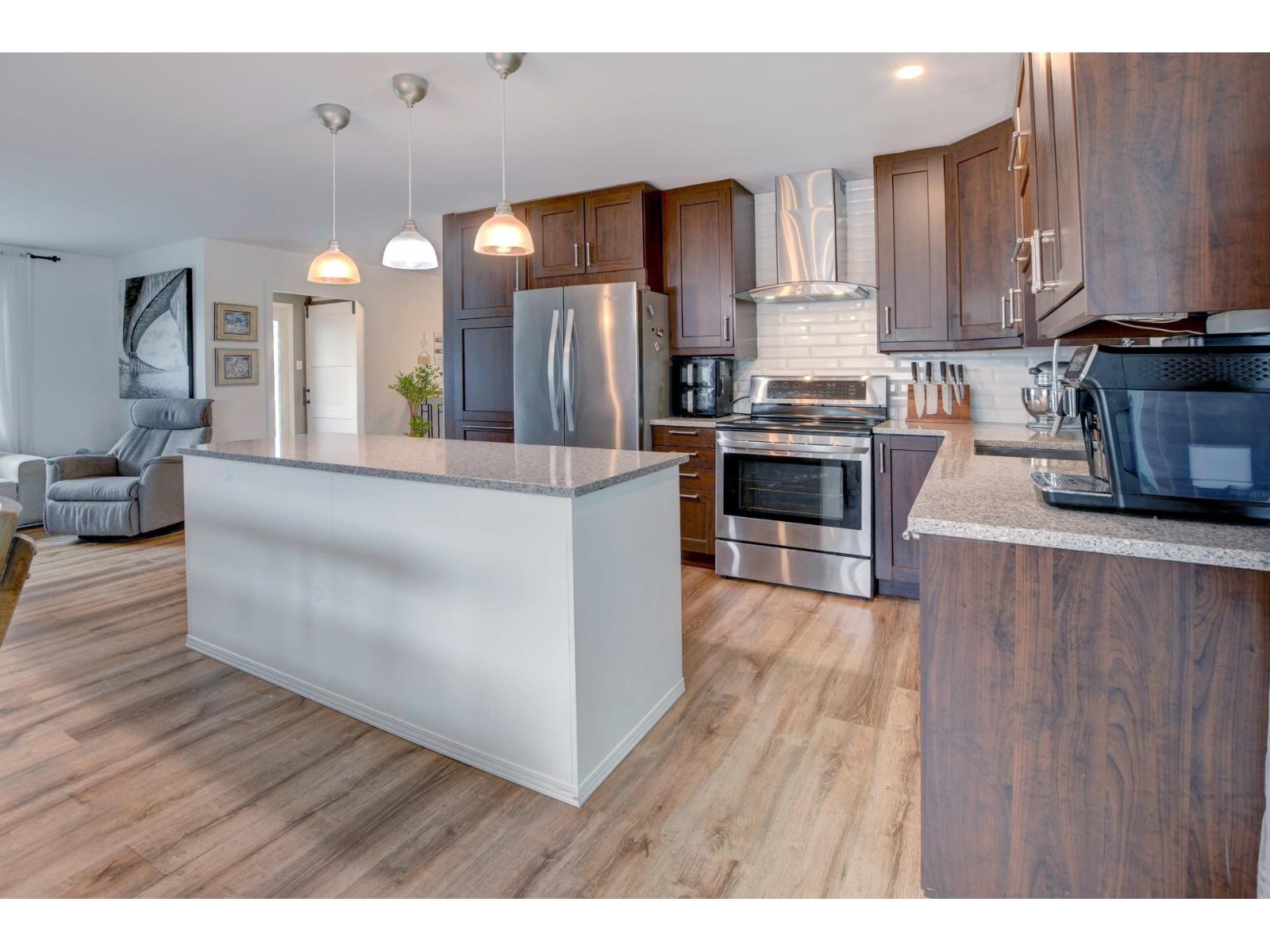 1590 Rue du Buis Terrebonne (La Plaine) Quebec Canada J7M1E1 2