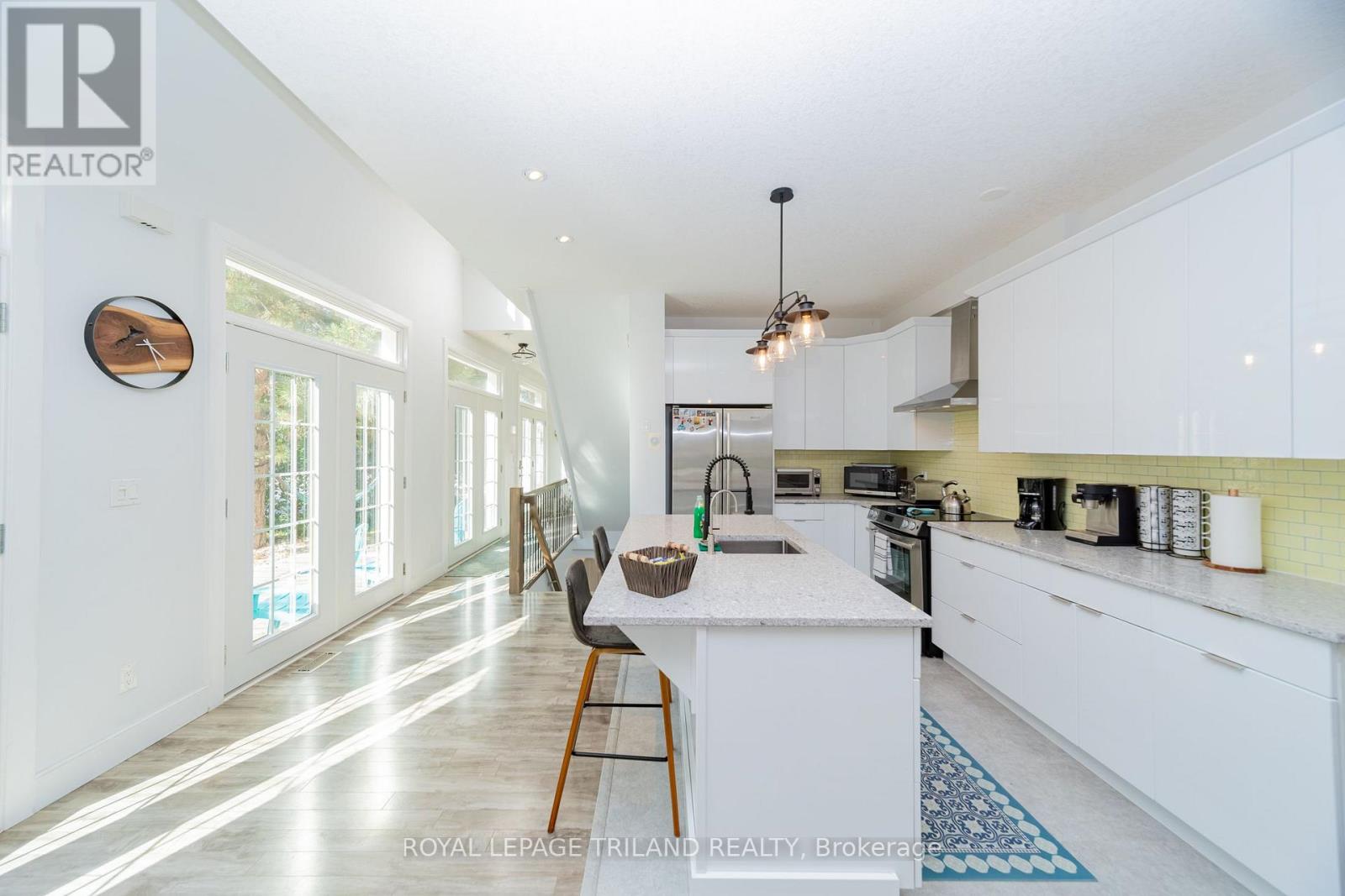 28 Centre Street, Lambton Shores, Ontario N0M 1T0 - Photo 14 - X13841890