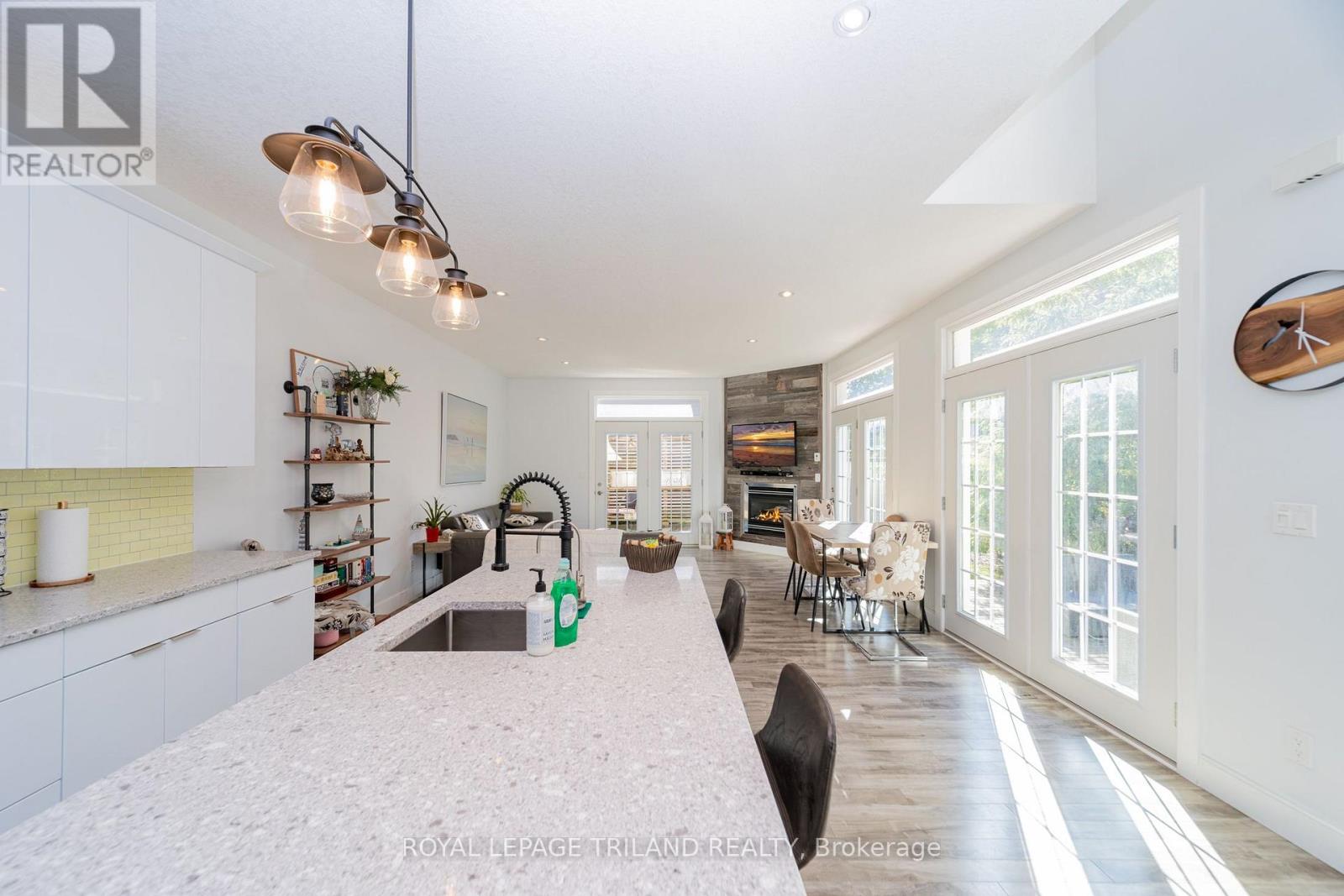 28 Centre Street, Lambton Shores, Ontario N0M 1T0 - Photo 15 - X13841890
