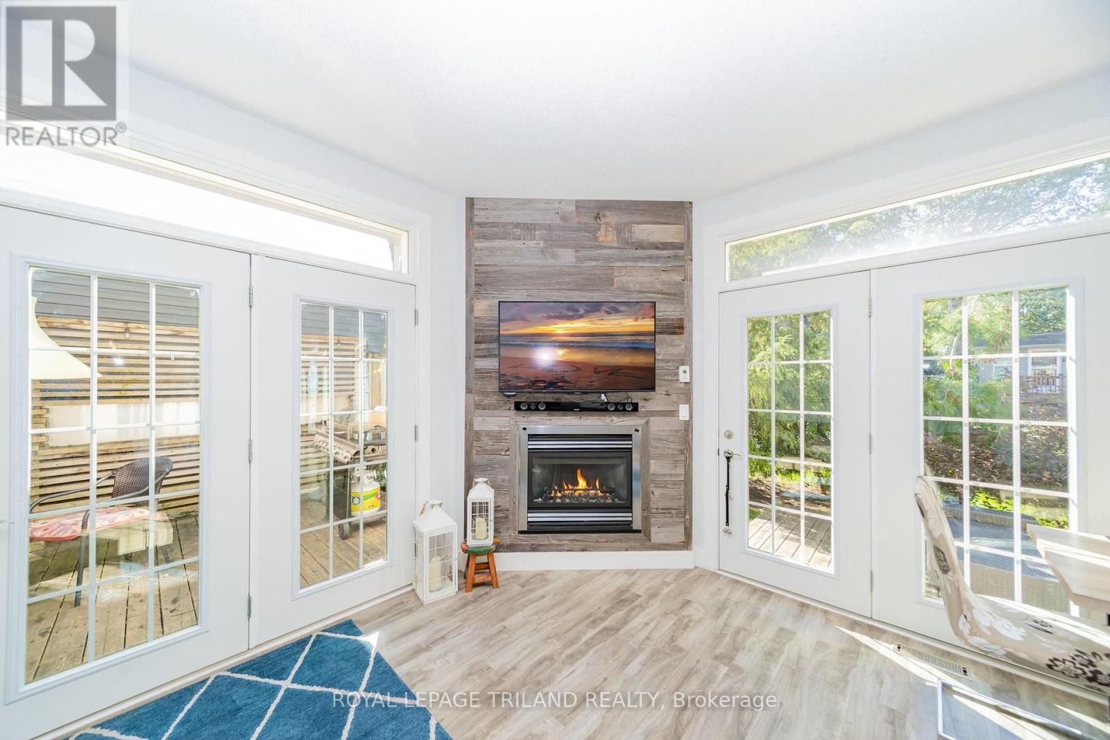 28 Centre Street, Lambton Shores, Ontario N0M 1T0 - Photo 20 - X13841890