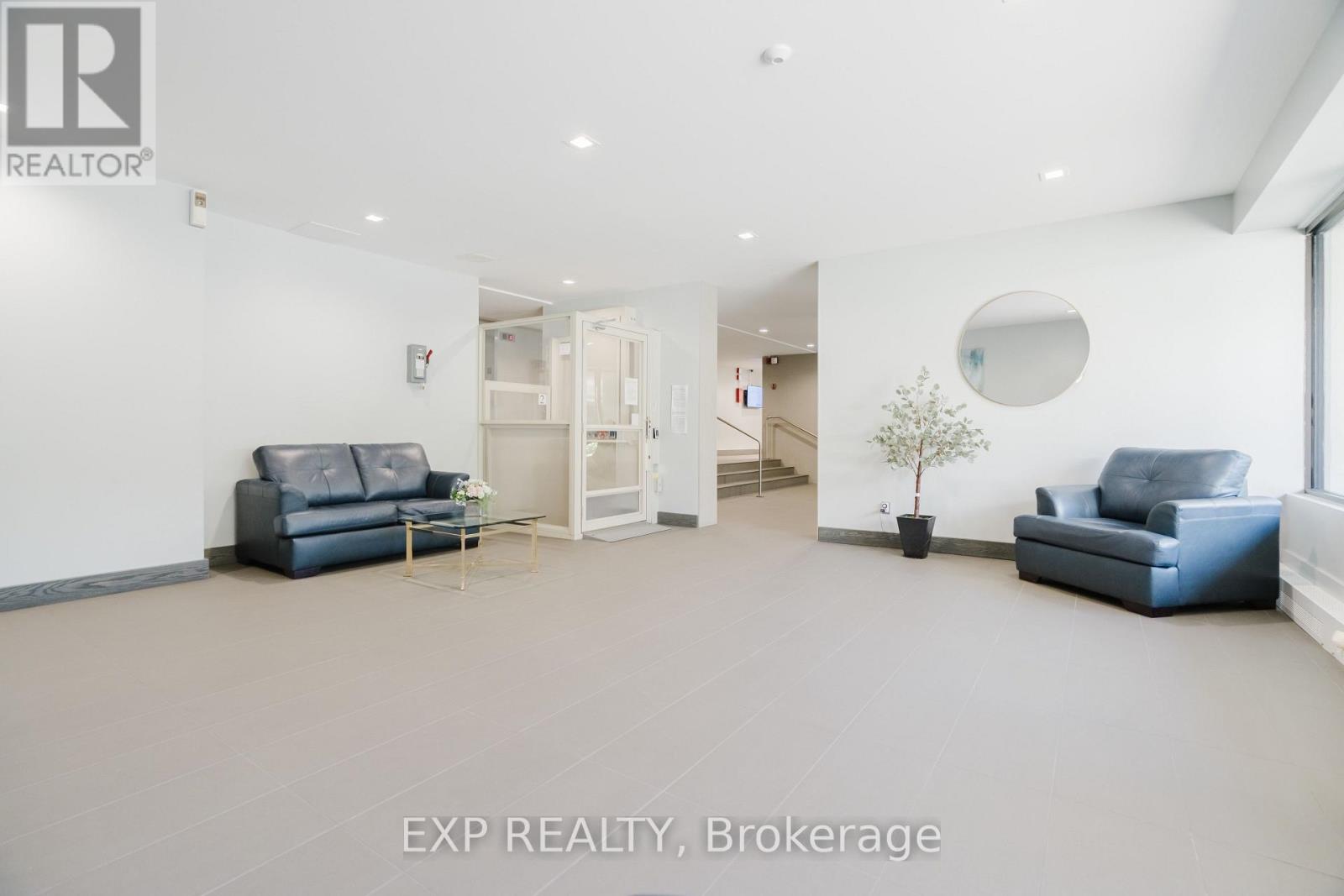 404 - 665 Bathgate Drive, Ottawa, Ontario  K1K 3Y4 - Photo 5 - X13841894