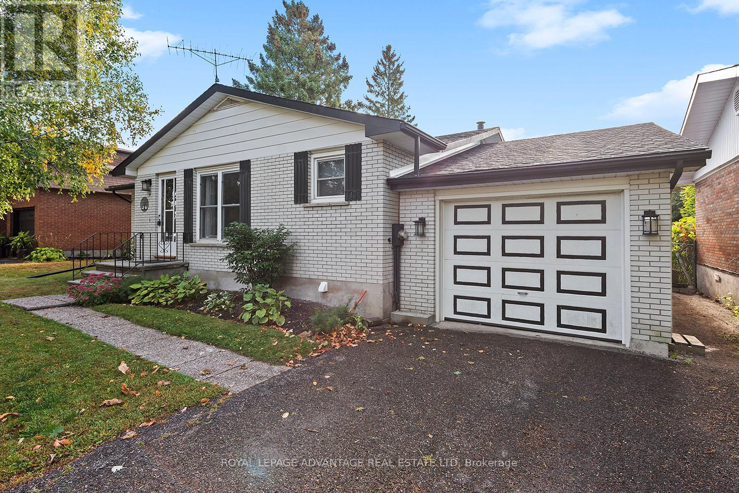 10 Robert Road, Perth, Ontario K7H 2Z8 - Photo 3 - X13841910