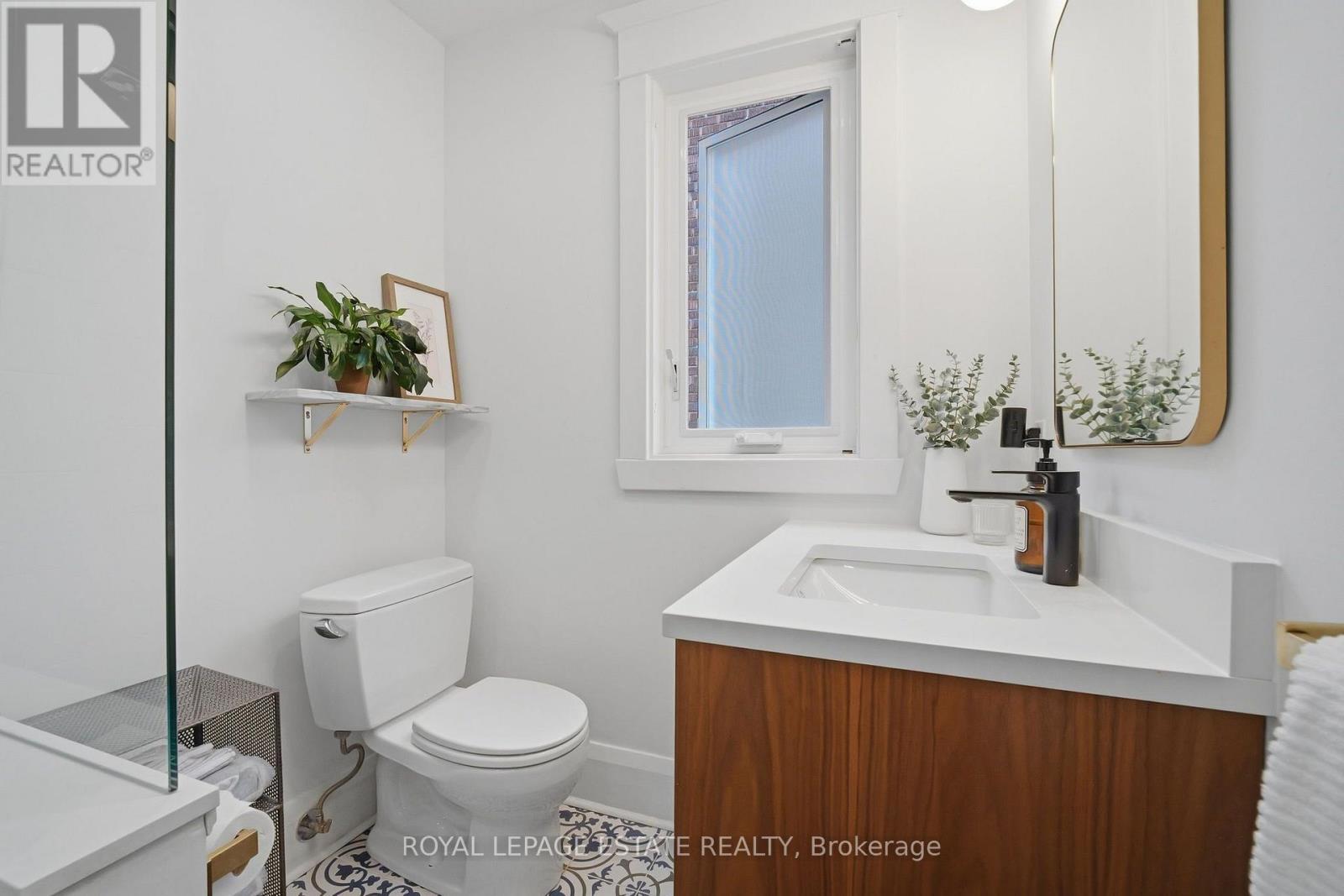 11 Hemlock Avenue, Toronto, Ontario  M4L 3E9 - Photo 21 - E13841716