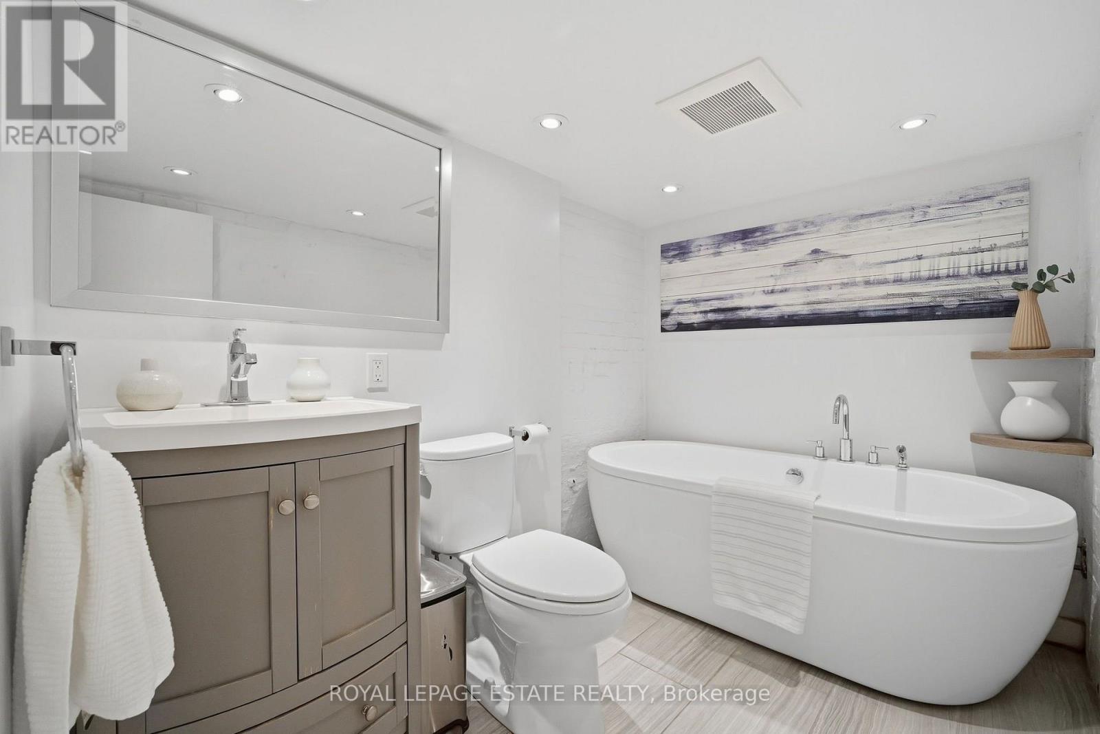 11 Hemlock Avenue, Toronto, Ontario  M4L 3E9 - Photo 26 - E13841716