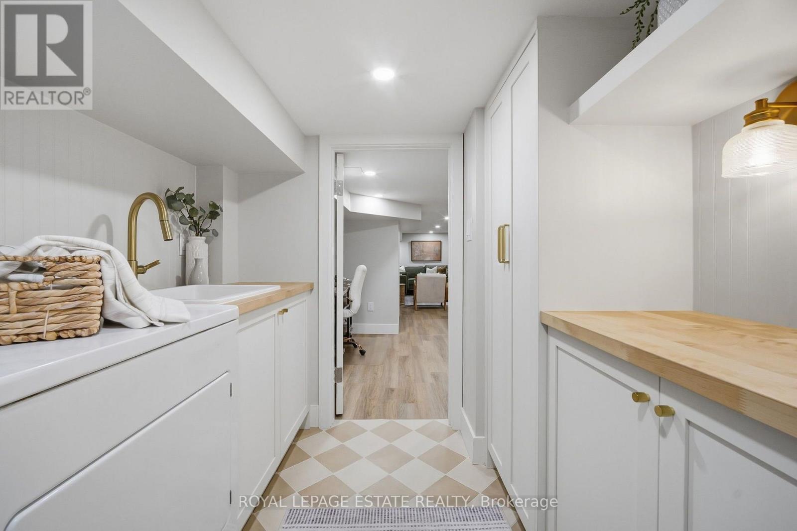 11 Hemlock Avenue, Toronto, Ontario  M4L 3E9 - Photo 28 - E13841716