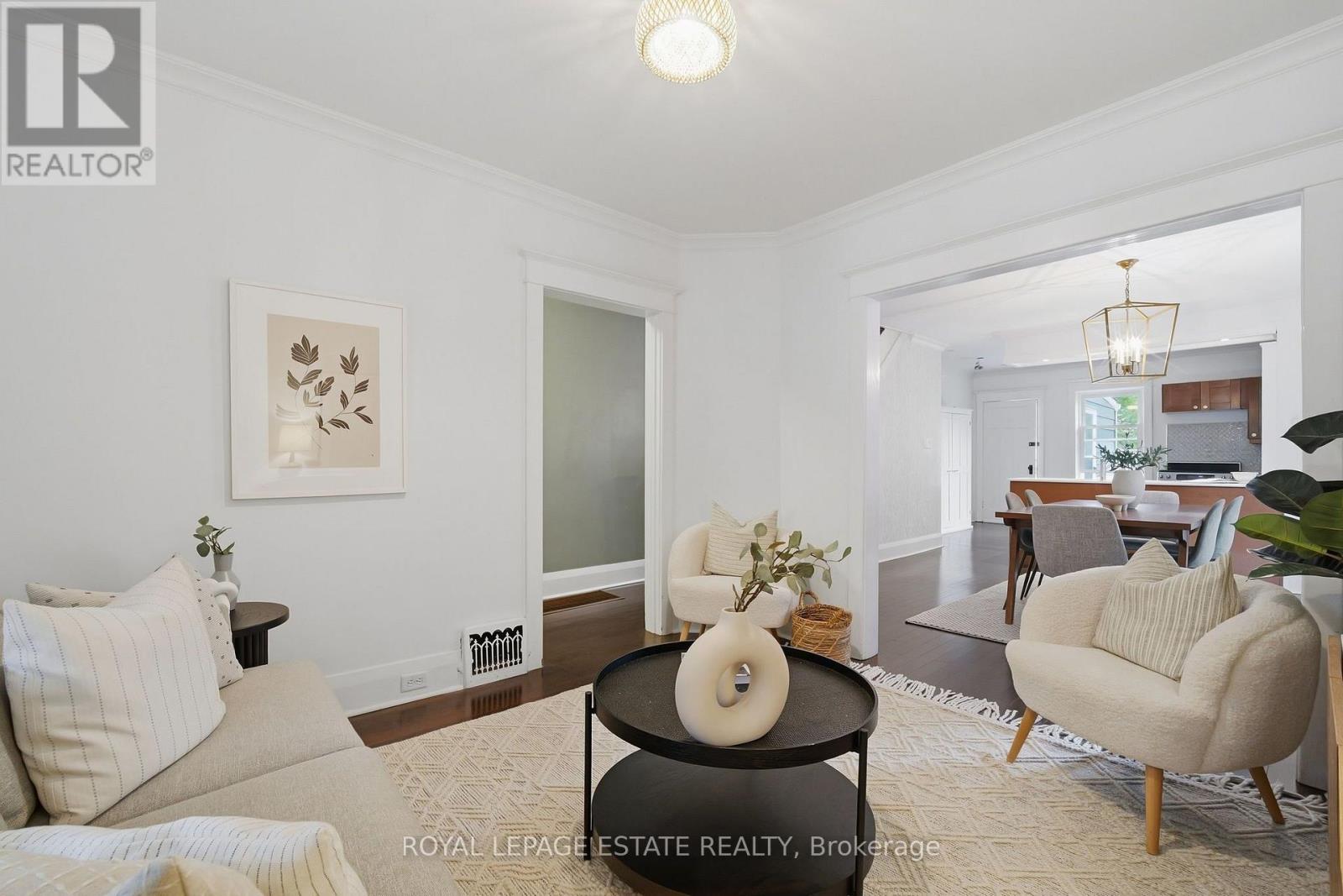 11 Hemlock Avenue, Toronto, Ontario  M4L 3E9 - Photo 6 - E13841716