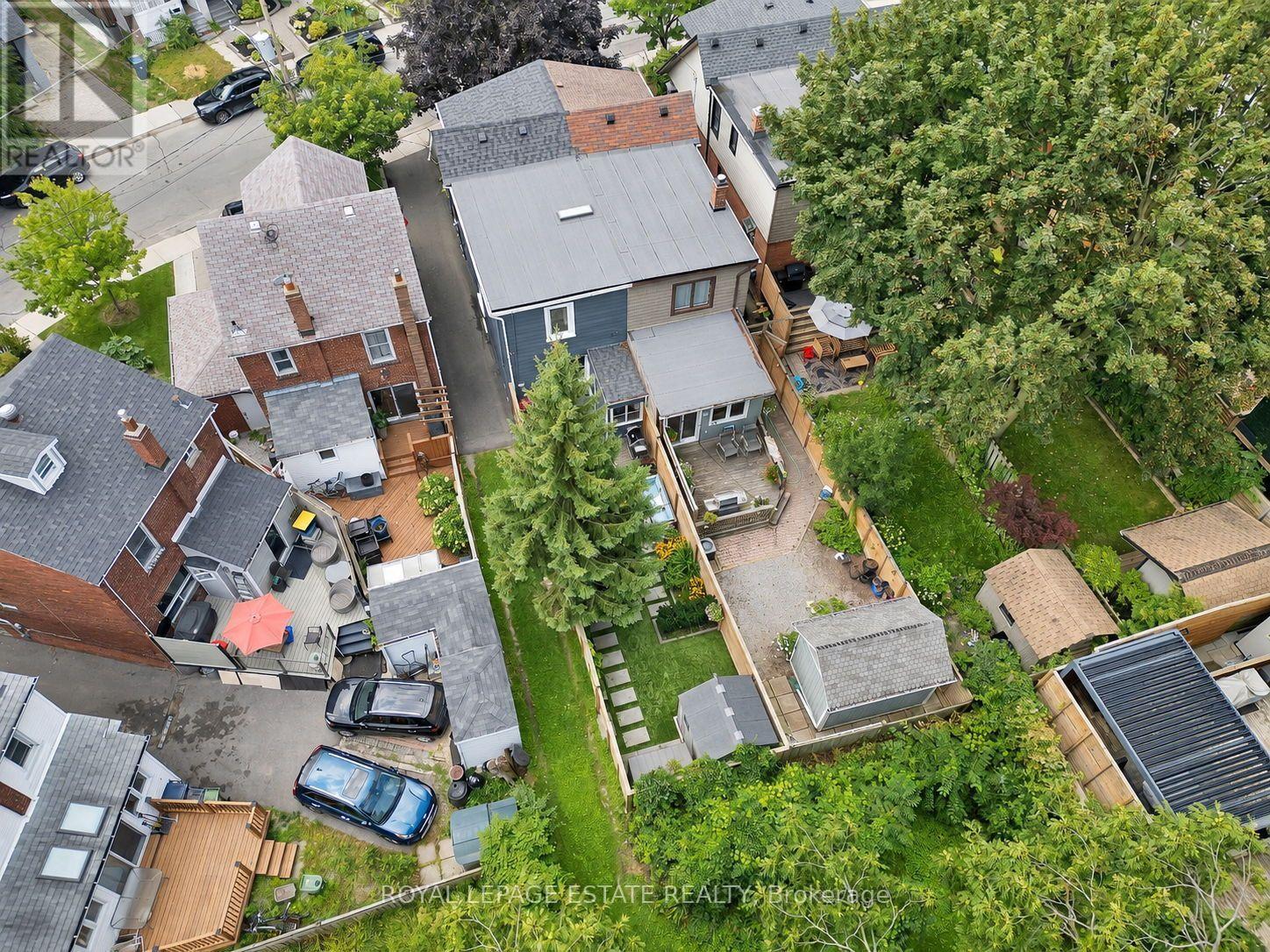 11 Hemlock Avenue, Toronto, Ontario  M4L 3E9 - Photo 34 - E13841716