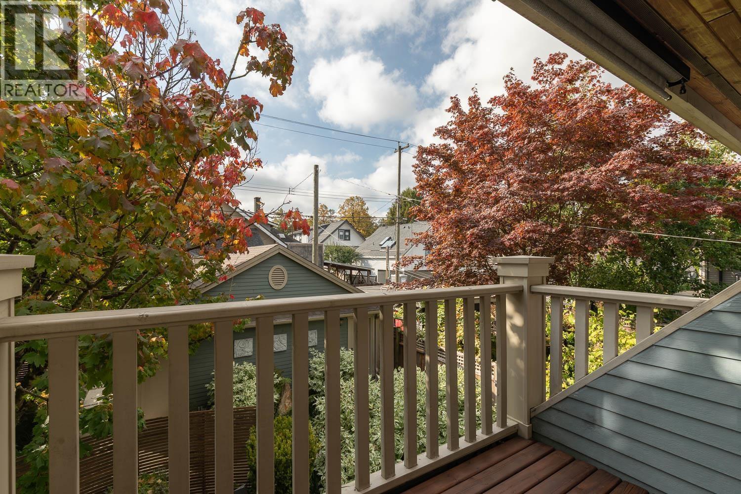850 E 10TH AVENUE