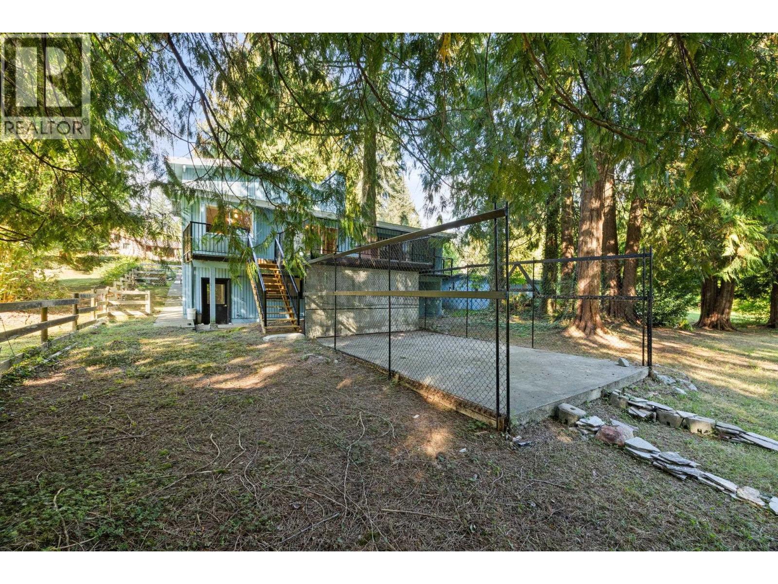 3290 HAZEL AVENUE
