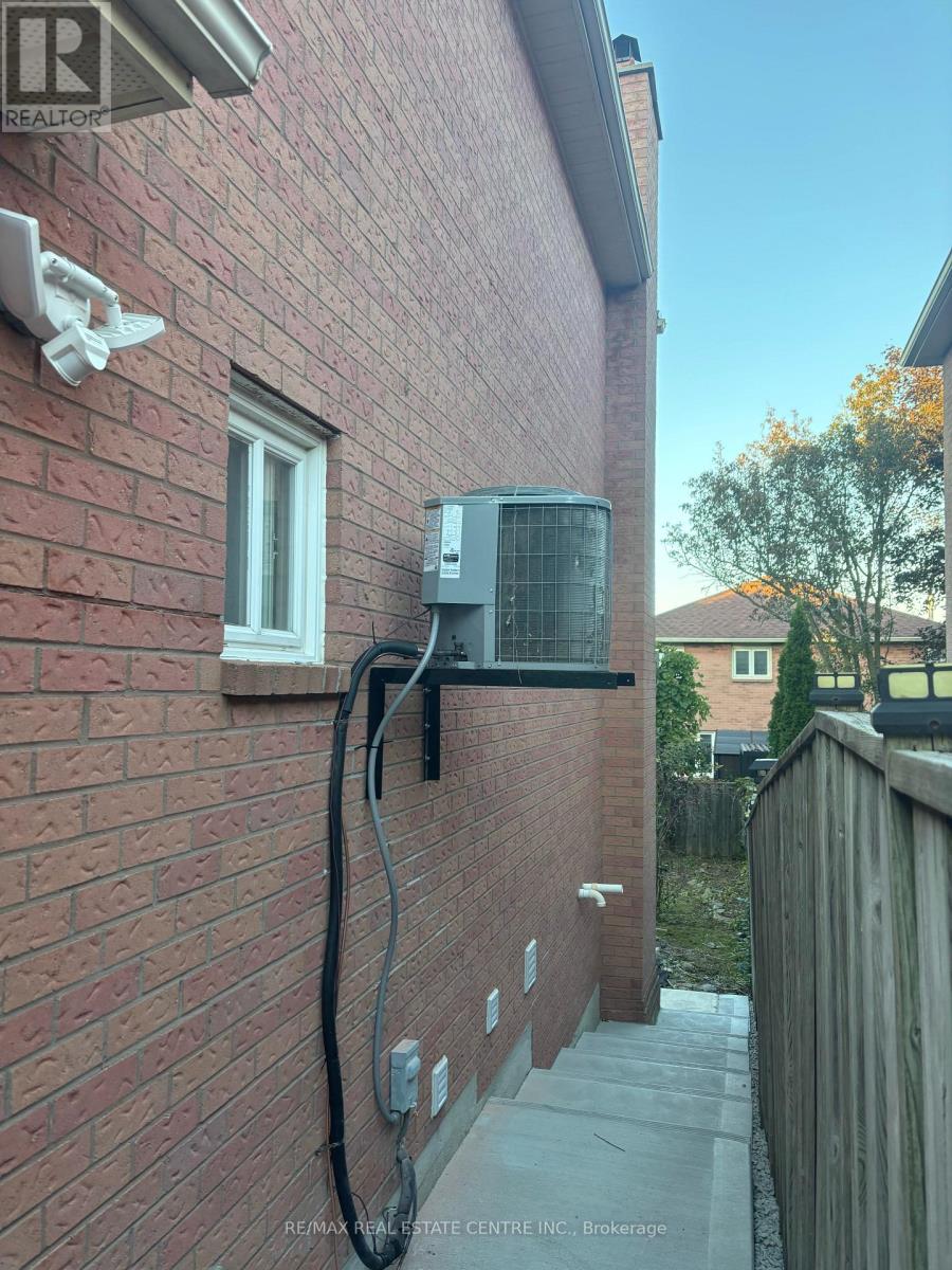 Basement - 15 Dagwell Crescent, Ajax (Central West), Ontario  L1T 3M8 - Photo 17 - E13841884