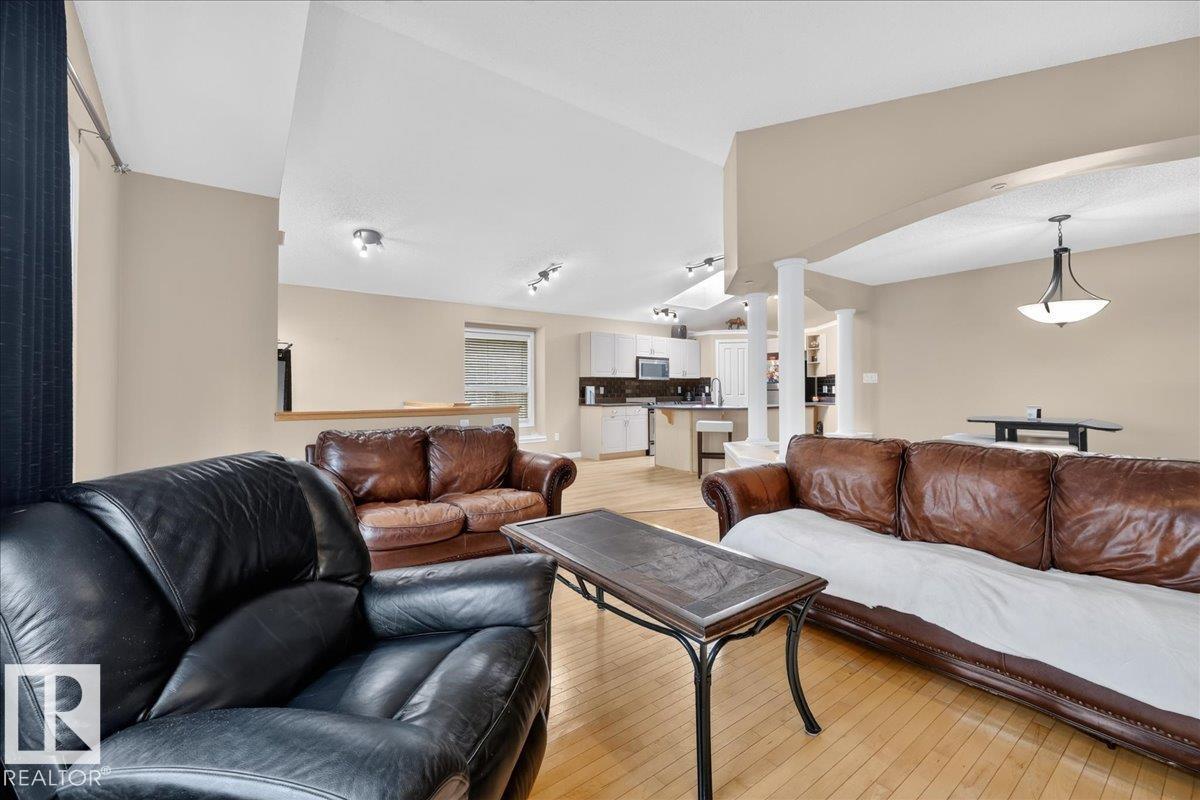 508 77 ST SW