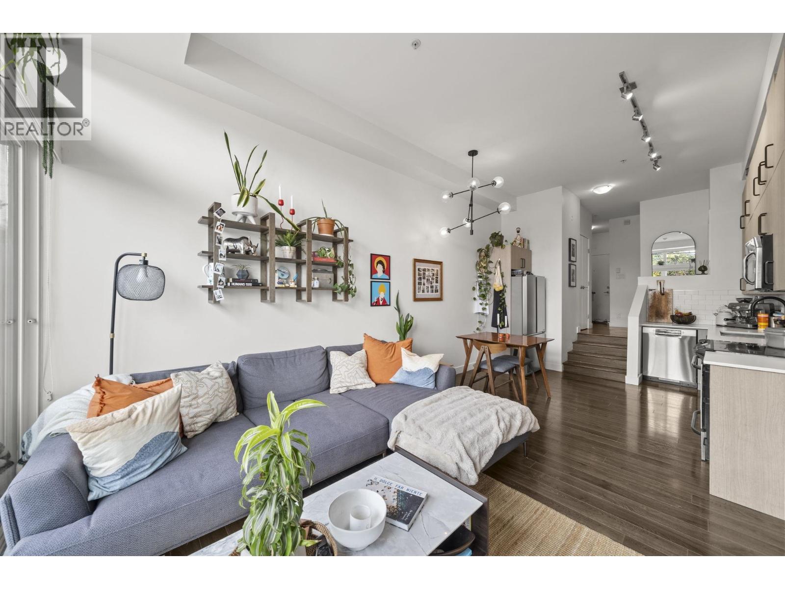 306 388 KOOTENAY STREET