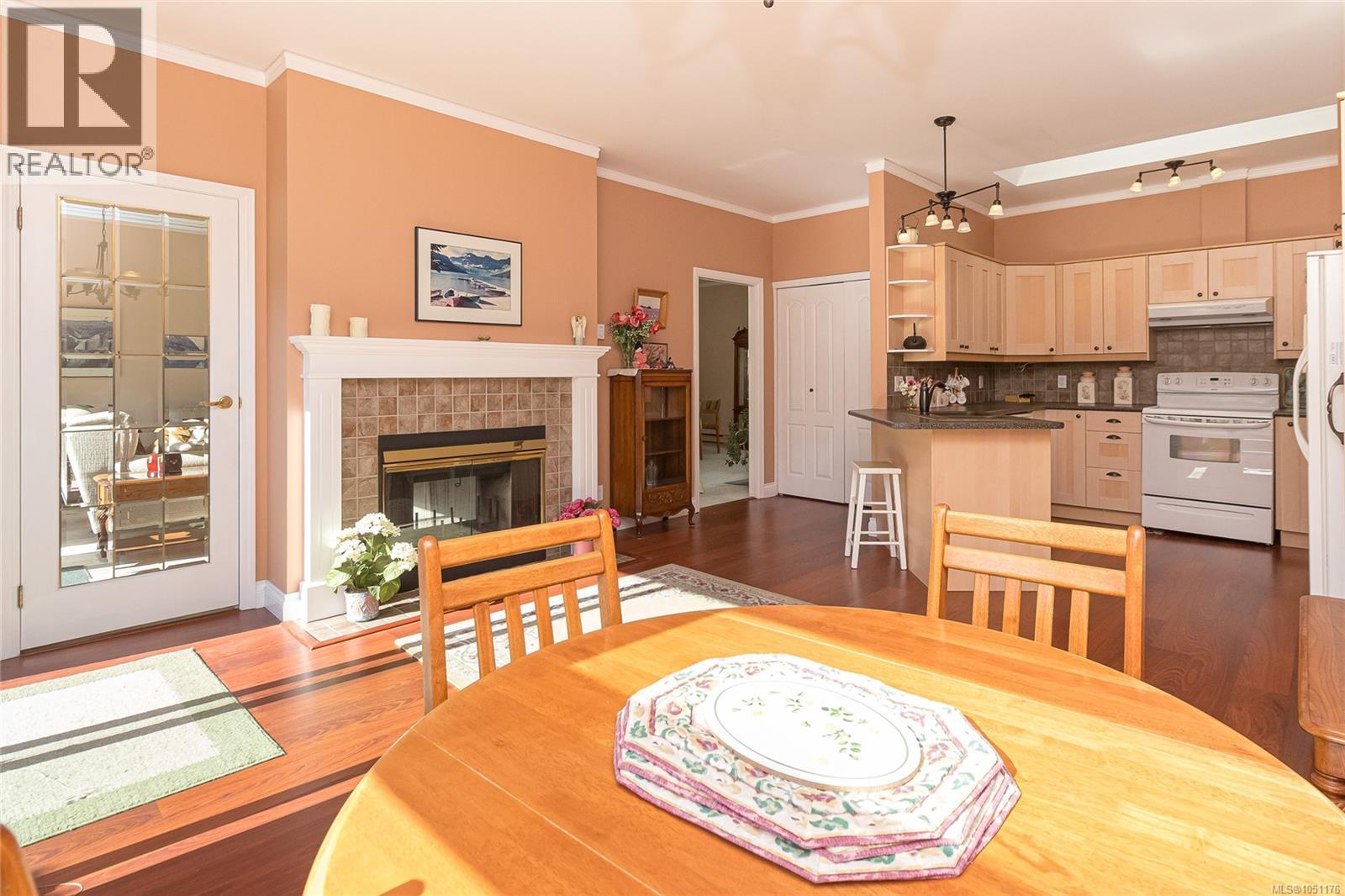 13 4318 Emily Carr Dr