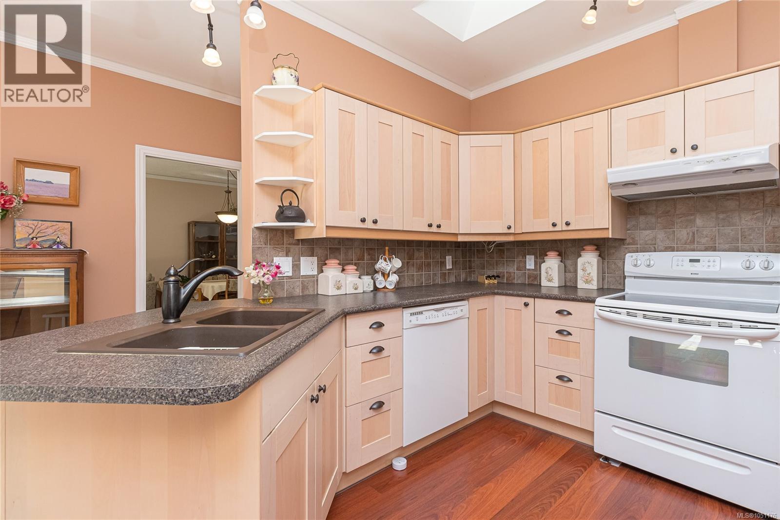 13 4318 Emily Carr Dr