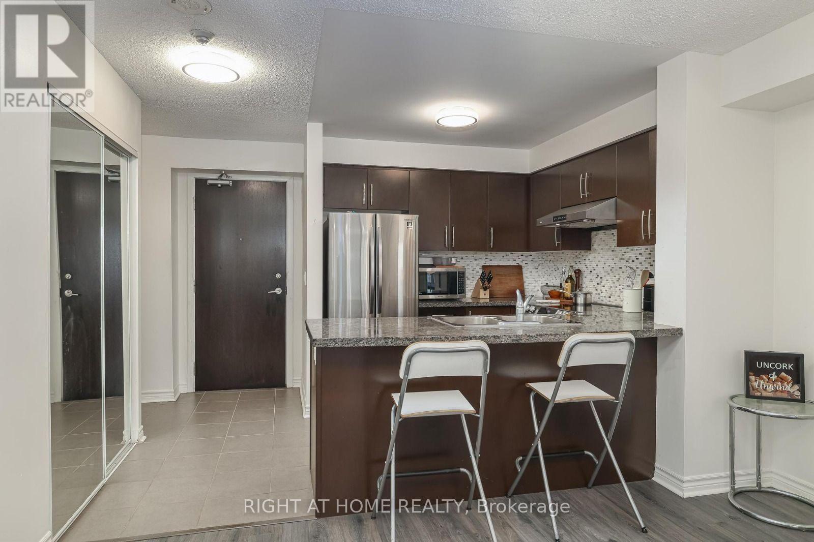 2402 - 3 Michael Power Place, Toronto (Islington-City Centre West), Ontario  M9A 0A2 - Photo 13 - W13841906