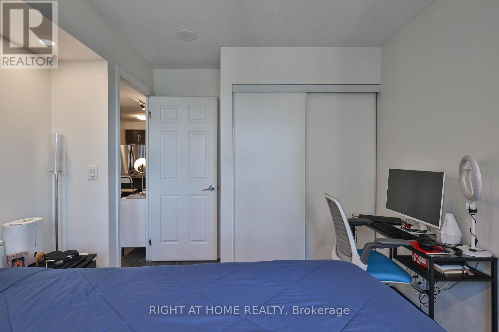 2402 - 3 Michael Power Place, Toronto (Islington-City Centre West), Ontario  M9A 0A2 - Photo 23 - W13841906