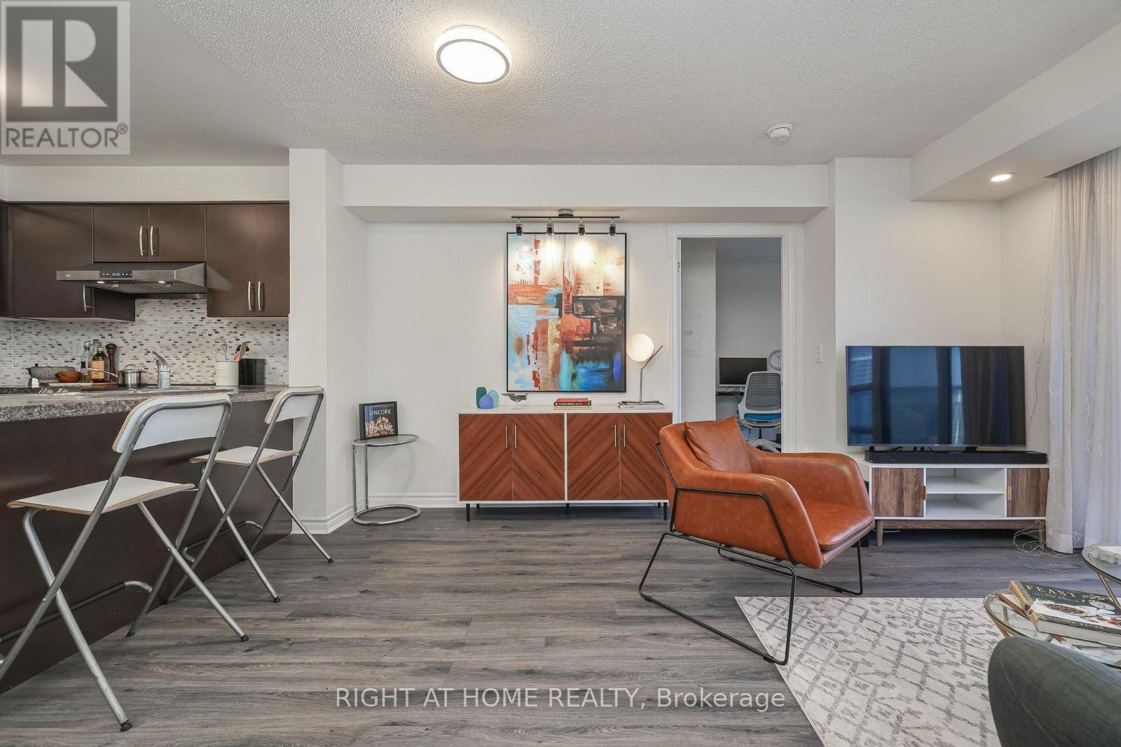 2402 - 3 Michael Power Place, Toronto (Islington-City Centre West), Ontario  M9A 0A2 - Photo 8 - W13841906