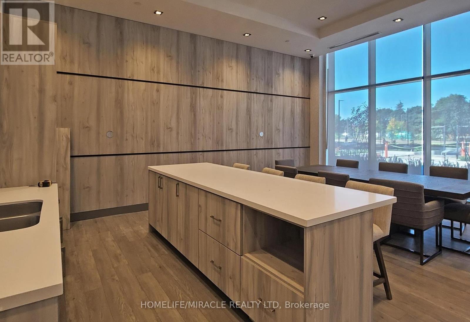 210 - 15 Watergarden Drive, Mississauga, Ontario  L5R 1B2 - Photo 12 - W13821628
