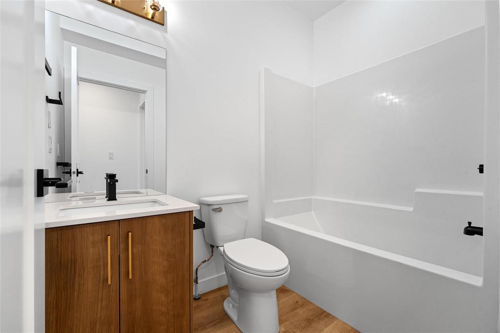 415 Centennial Street, Winnipeg, Manitoba  R3N 1P8 - Photo 39 - 202621156