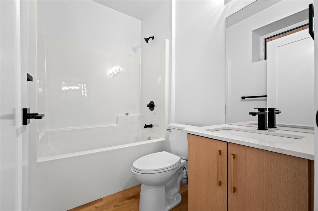 415 Centennial Street, Winnipeg, Manitoba  R3N 1P8 - Photo 17 - 202621156