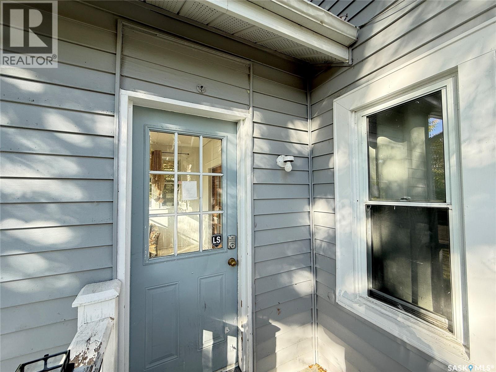 1153 Montague Street, Regina, Saskatchewan  S4T 3H8 - Photo 2 - SK049913