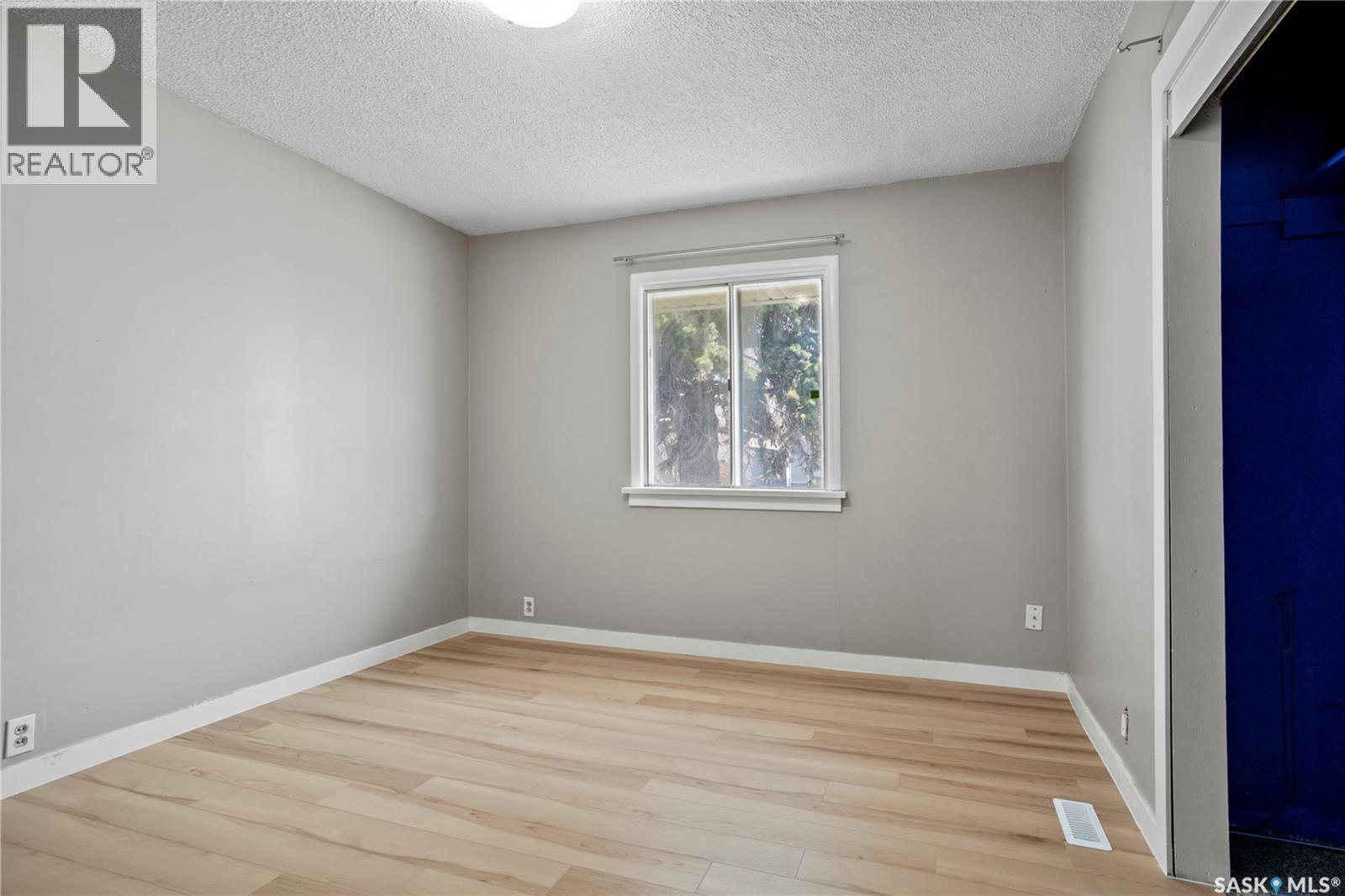 978 Lindsay Street, Regina, Saskatchewan  S4N 3A6 - Photo 11 - SK049881