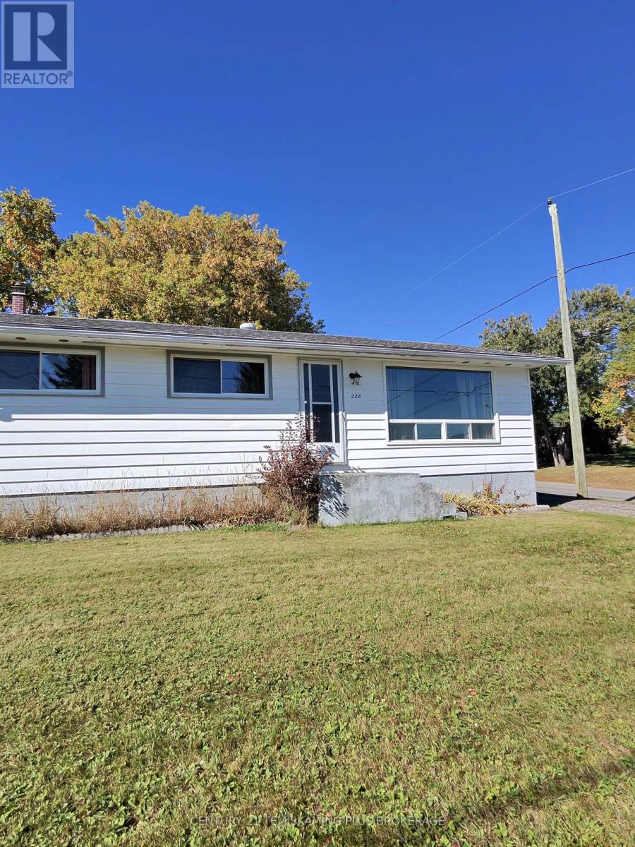 228 Meridian Avenue, Temiskaming Shores (Haileybury), Ontario  P0J 1K0 - Photo 3 - T13841928