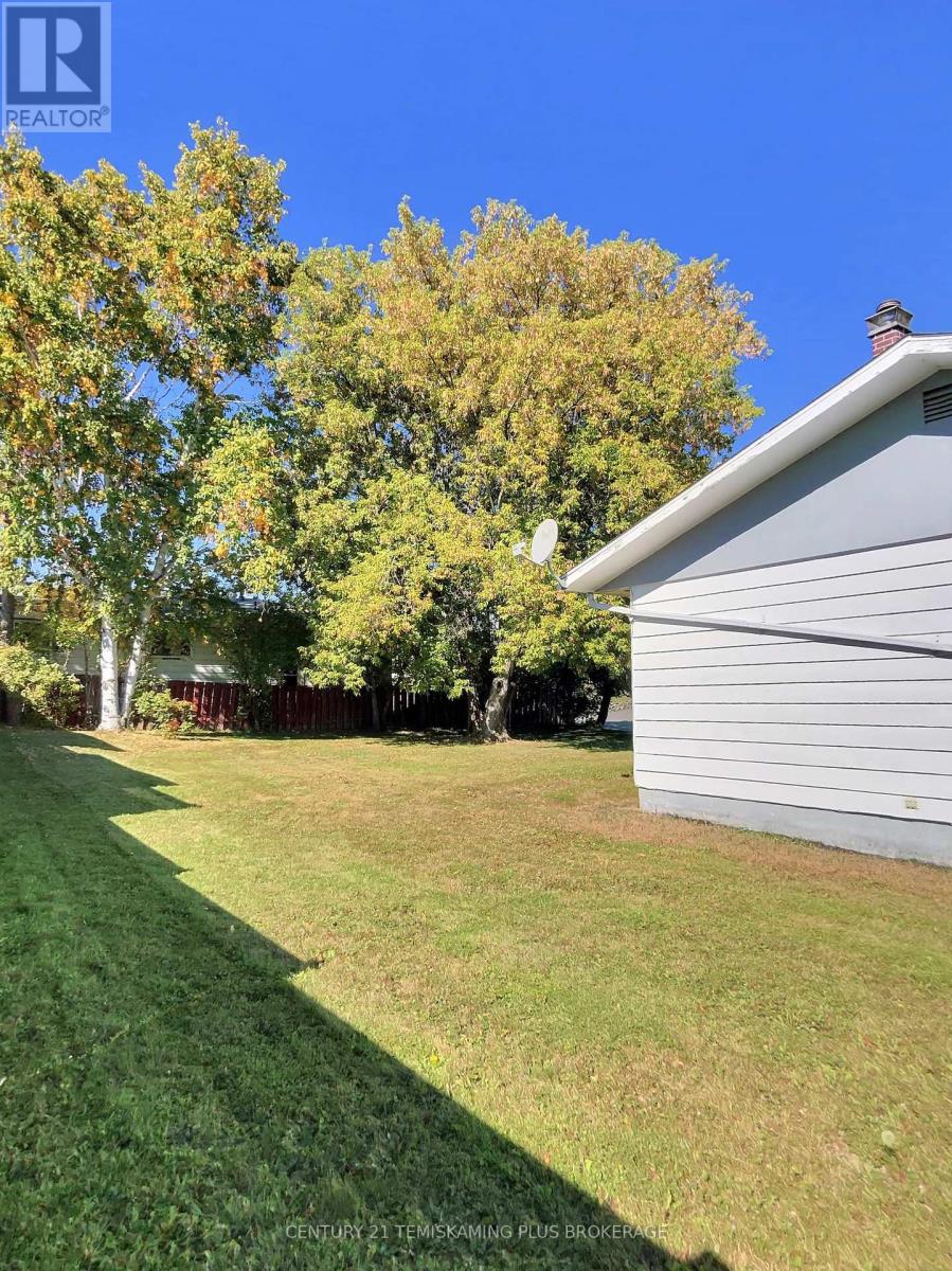 228 Meridian Avenue, Temiskaming Shores (Haileybury), Ontario  P0J 1K0 - Photo 5 - T13841928