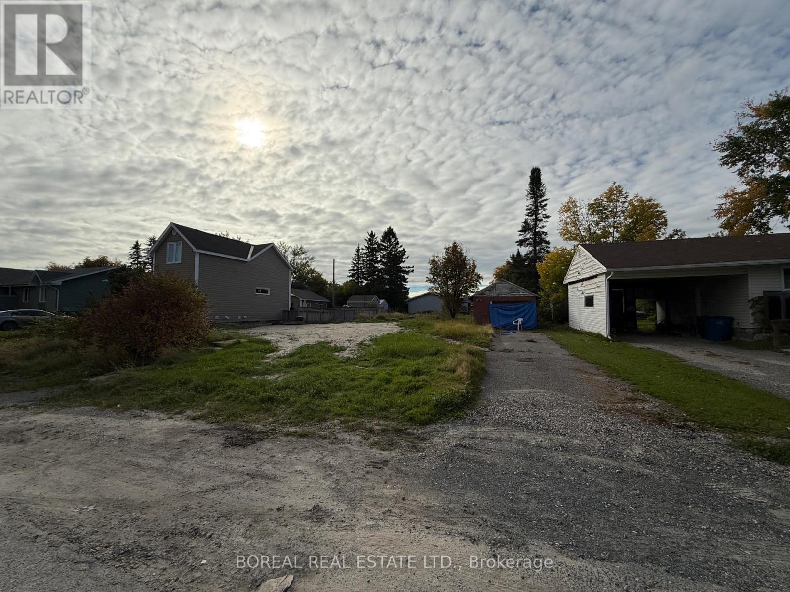 115 Fourteenth Avenue, Cochrane, Ontario  P0L 1C0 - Photo 3 - T13841952