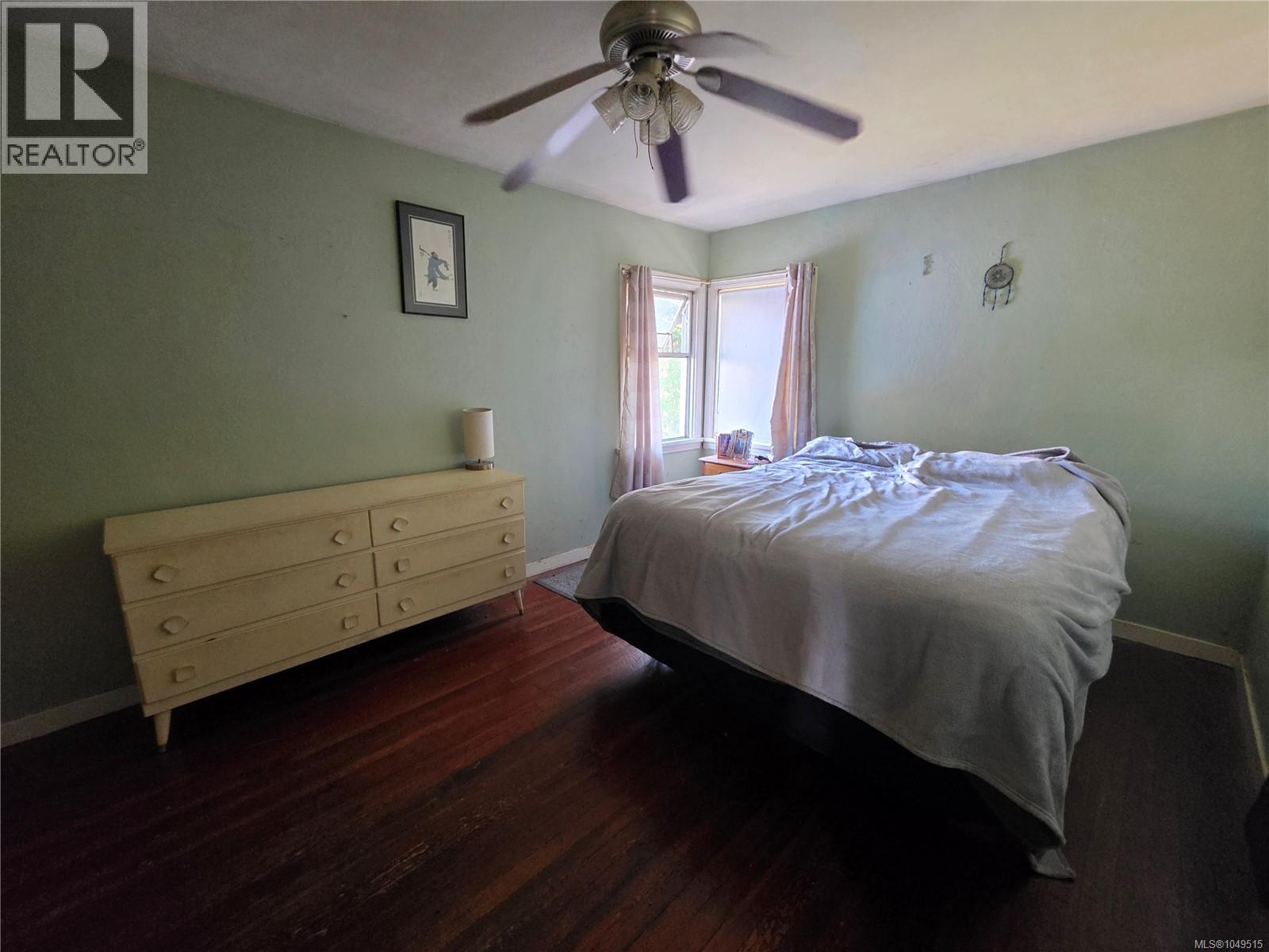 315 View St
