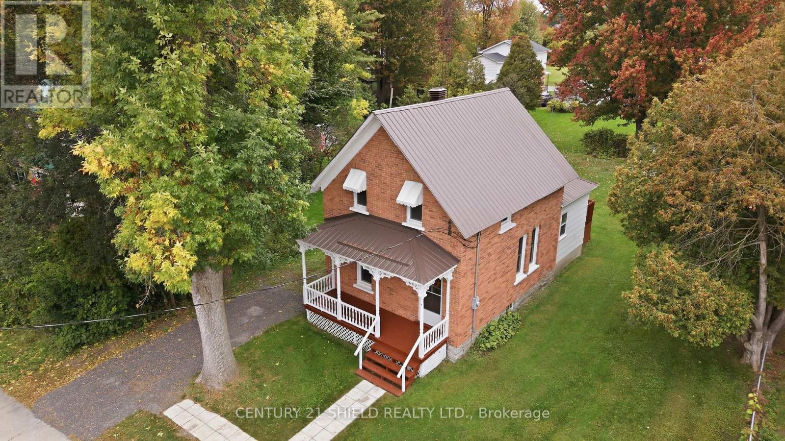 13 Oak Street, South Glengarry, Ontario K0C 1N0 - Photo 3 - X13841956