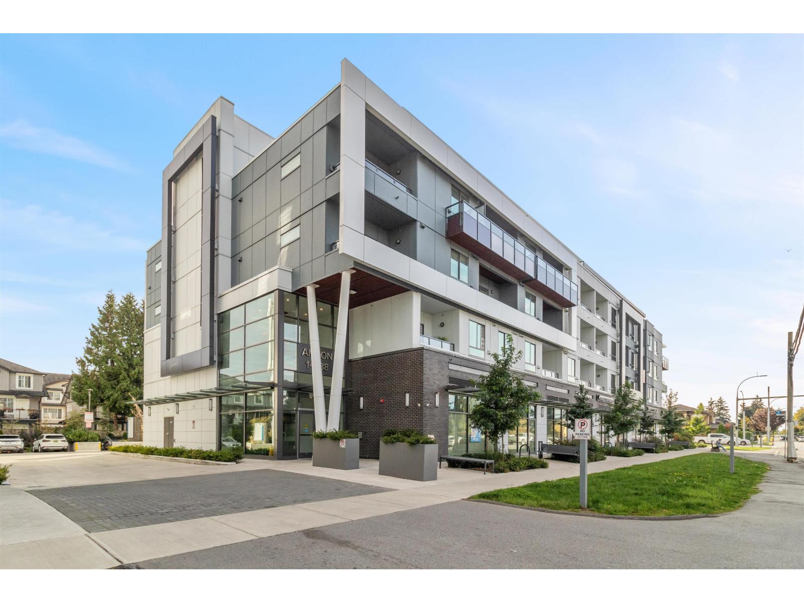 4xx 14438 72 AVENUE, Surrey, British Columbia