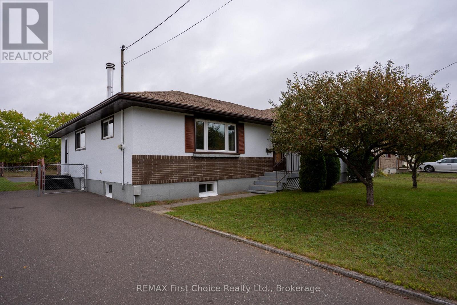69 Matthews St. Street, Thunder Bay, Ontario  P7A 3K8 - Photo 18 - X13841182