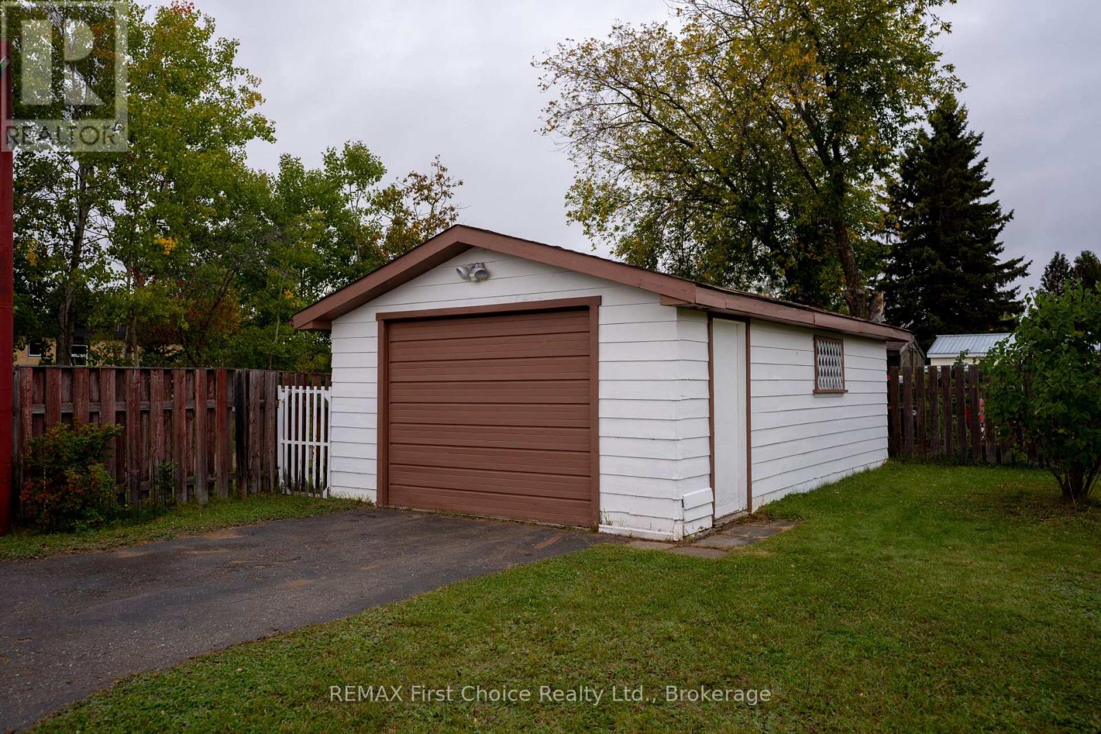 69 Matthews St. Street, Thunder Bay, Ontario  P7A 3K8 - Photo 28 - X13841182