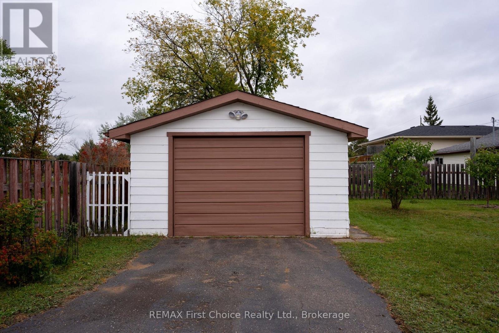 69 Matthews St. Street, Thunder Bay, Ontario  P7A 3K8 - Photo 27 - X13841182