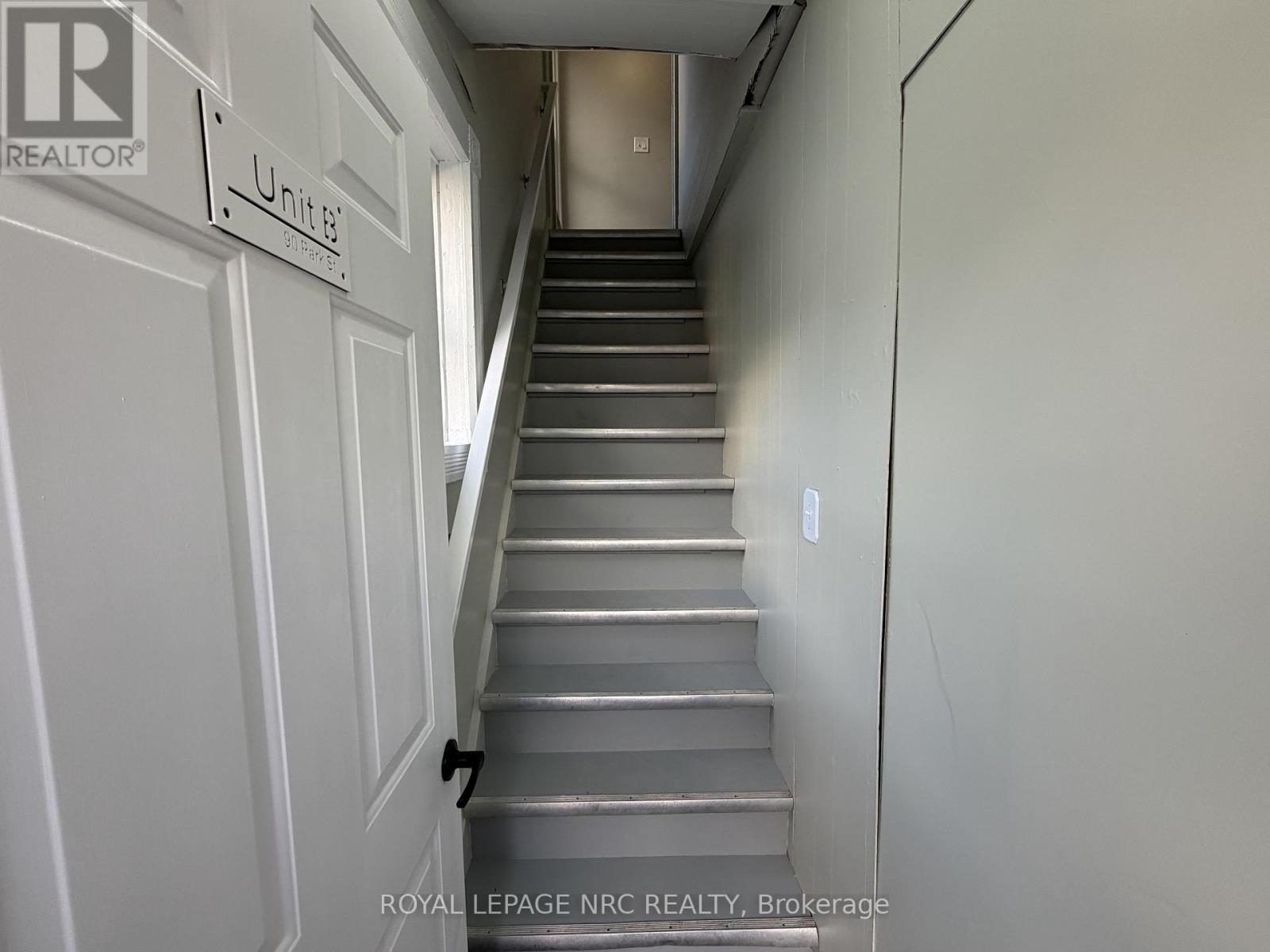 90 Park Street, Welland (Welland Downtown), Ontario  L3B 4M5 - Photo 2 - X13841990