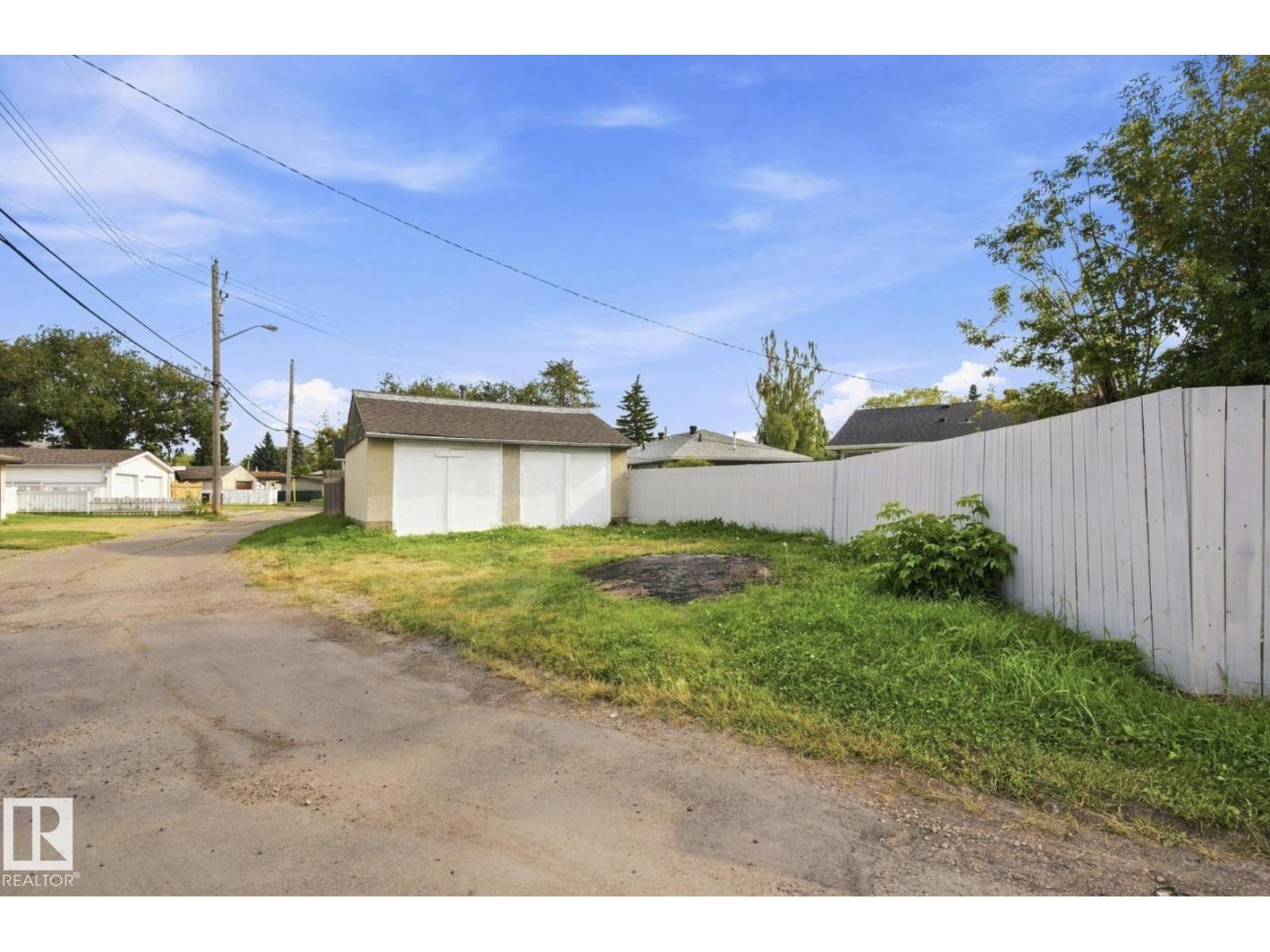 15812 110A AV NW
