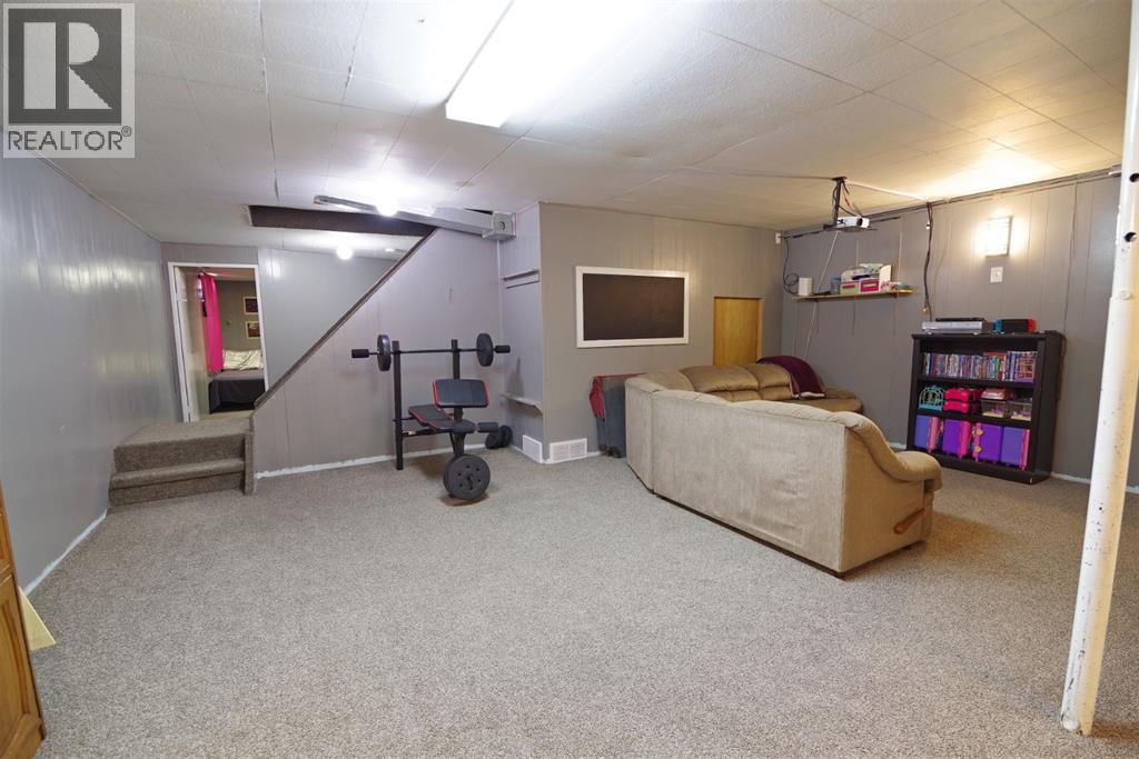 5203 42 Avenue