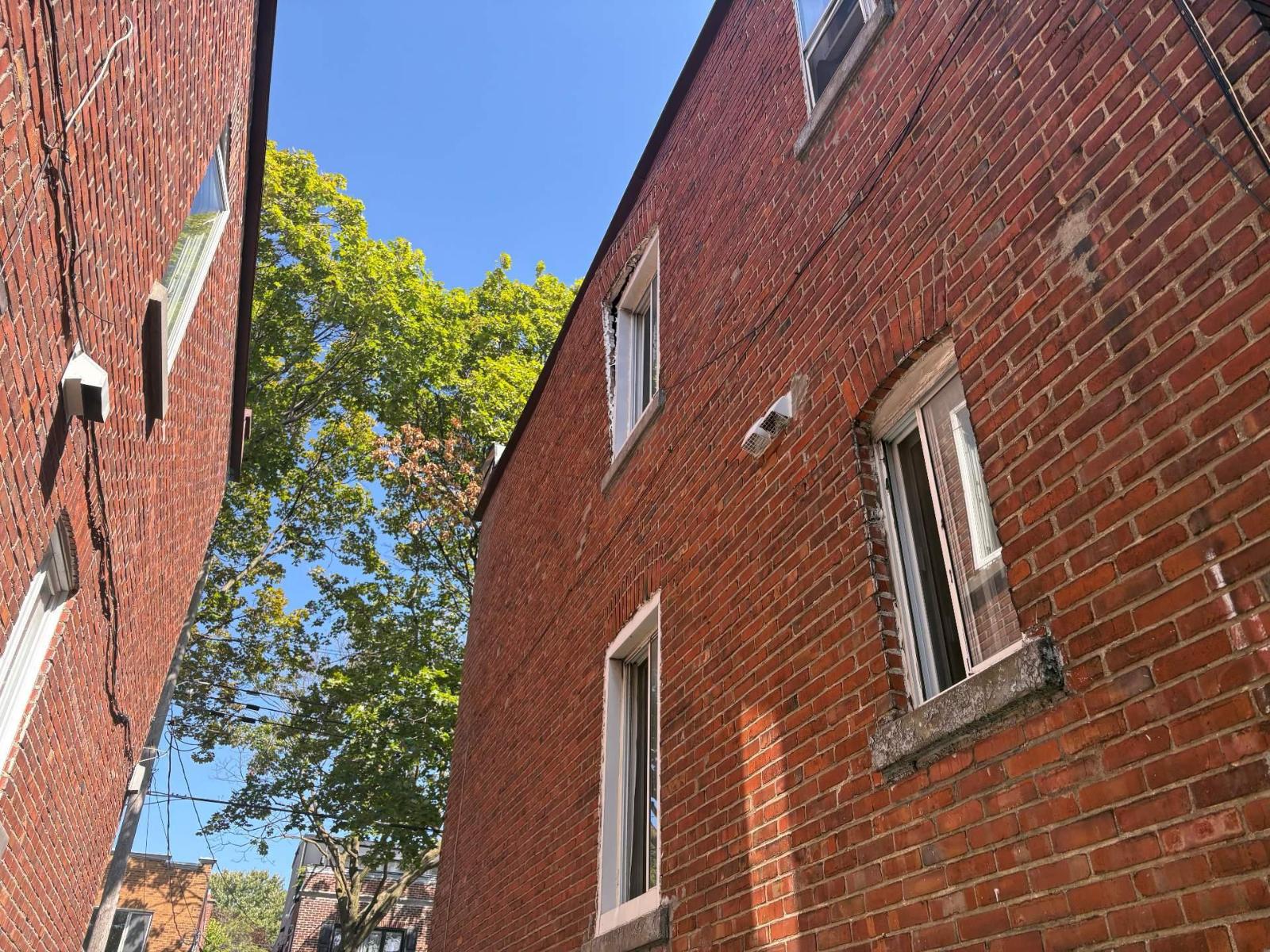 5410-5412 Av. Trans Island Montréal (Côte-des-Neiges/Notre-Dame-de-Grâce) Quebec Canada H3W3A5 3
