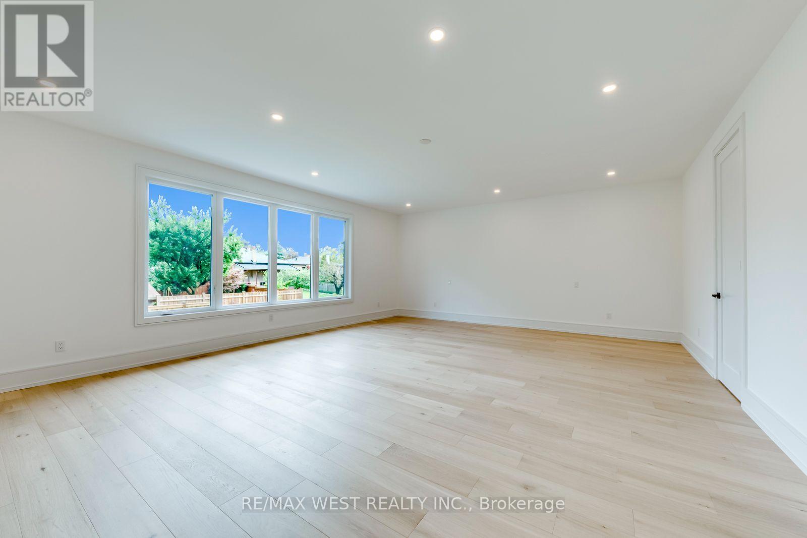 3 Amber Crescent, Toronto, Ontario  M6L 2R5 - Photo 21 - W13842002