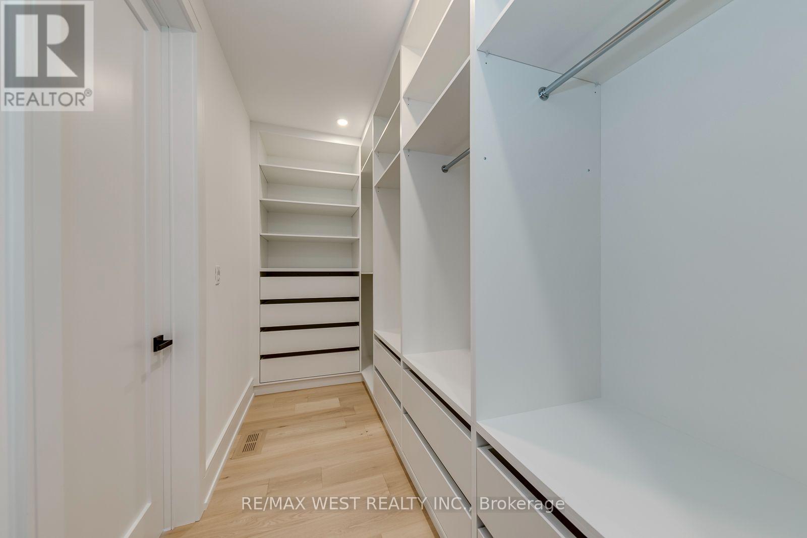 3 Amber Crescent, Toronto, Ontario  M6L 2R5 - Photo 23 - W13842002