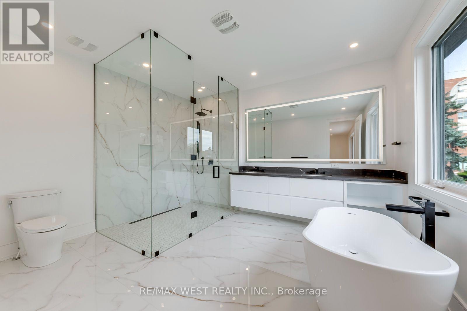 3 Amber Crescent, Toronto, Ontario  M6L 2R5 - Photo 24 - W13842002