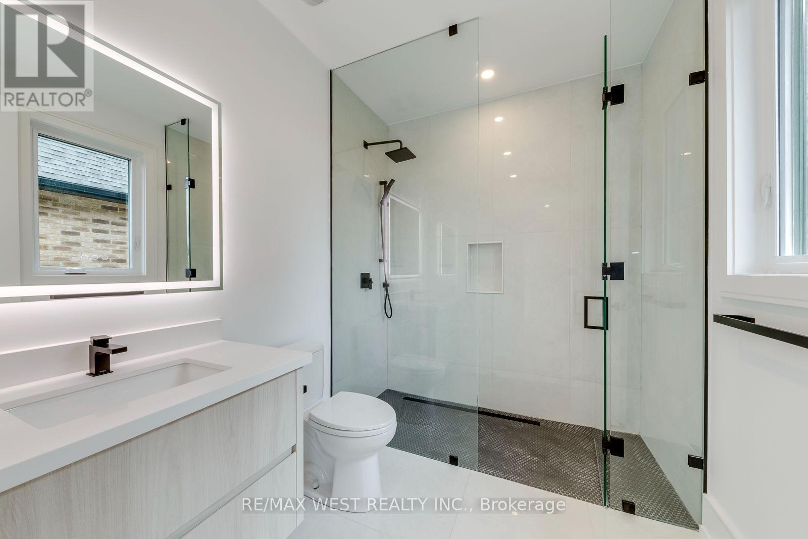 3 Amber Crescent, Toronto, Ontario  M6L 2R5 - Photo 29 - W13842002