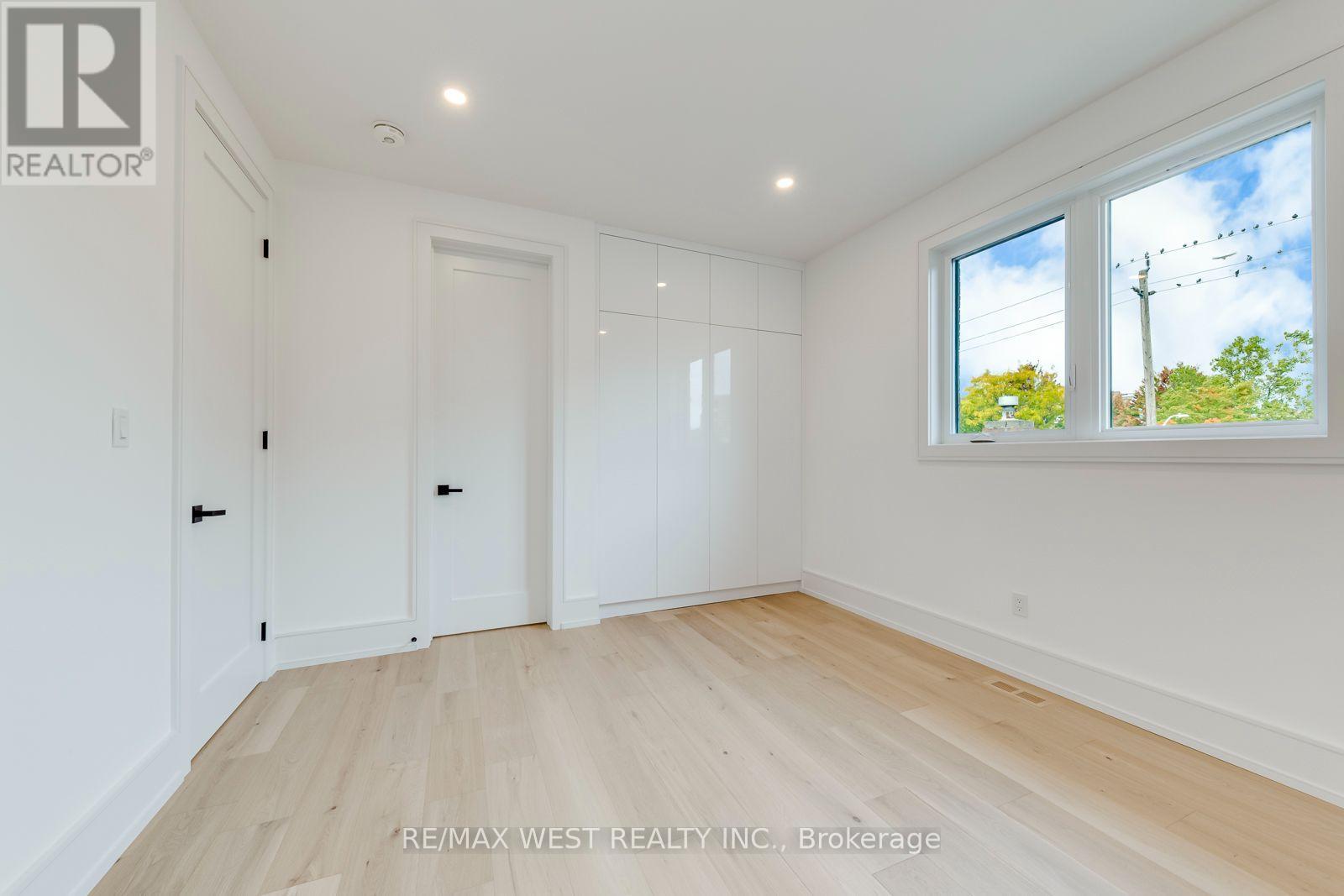 3 Amber Crescent, Toronto, Ontario  M6L 2R5 - Photo 33 - W13842002