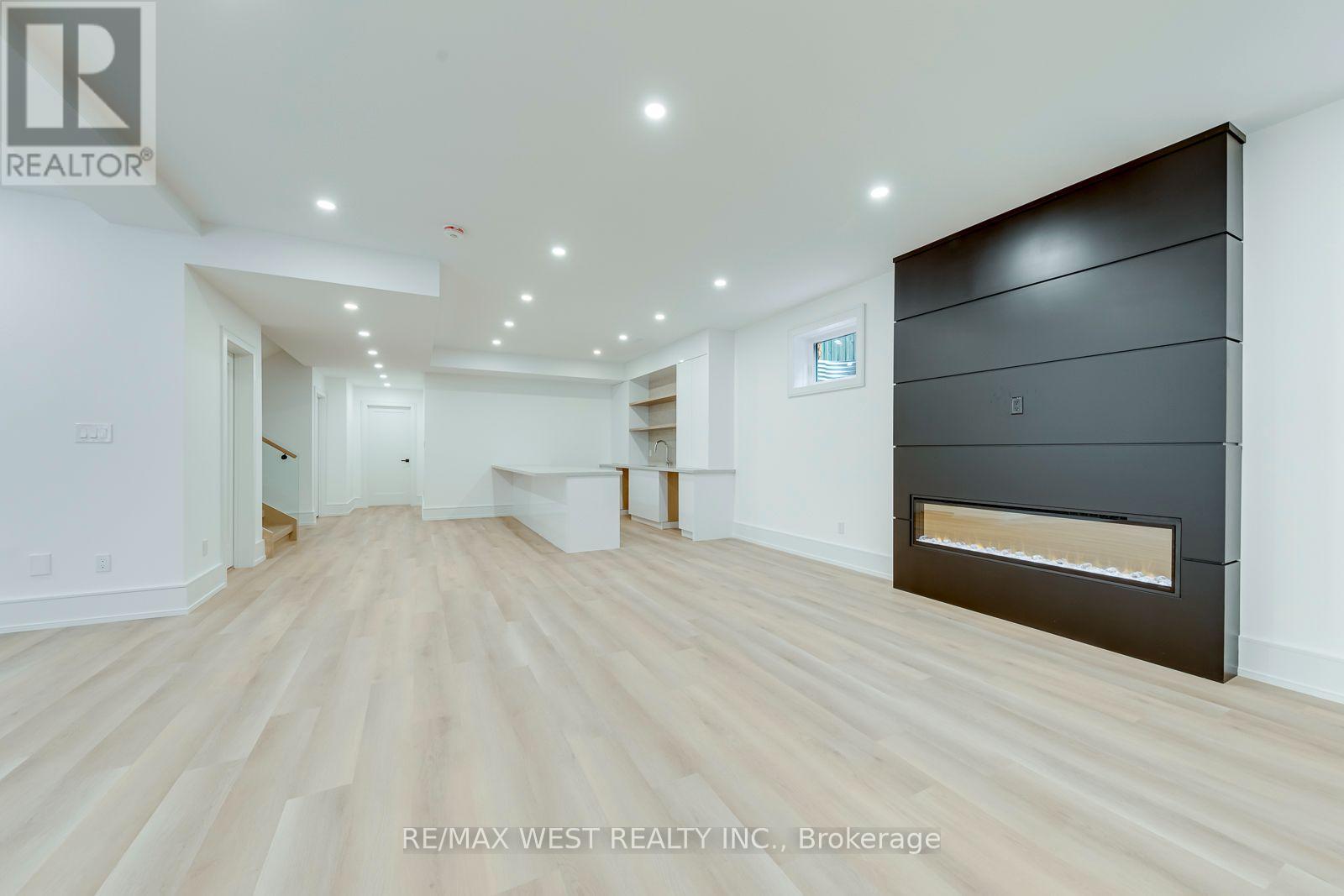 3 Amber Crescent, Toronto, Ontario  M6L 2R5 - Photo 38 - W13842002