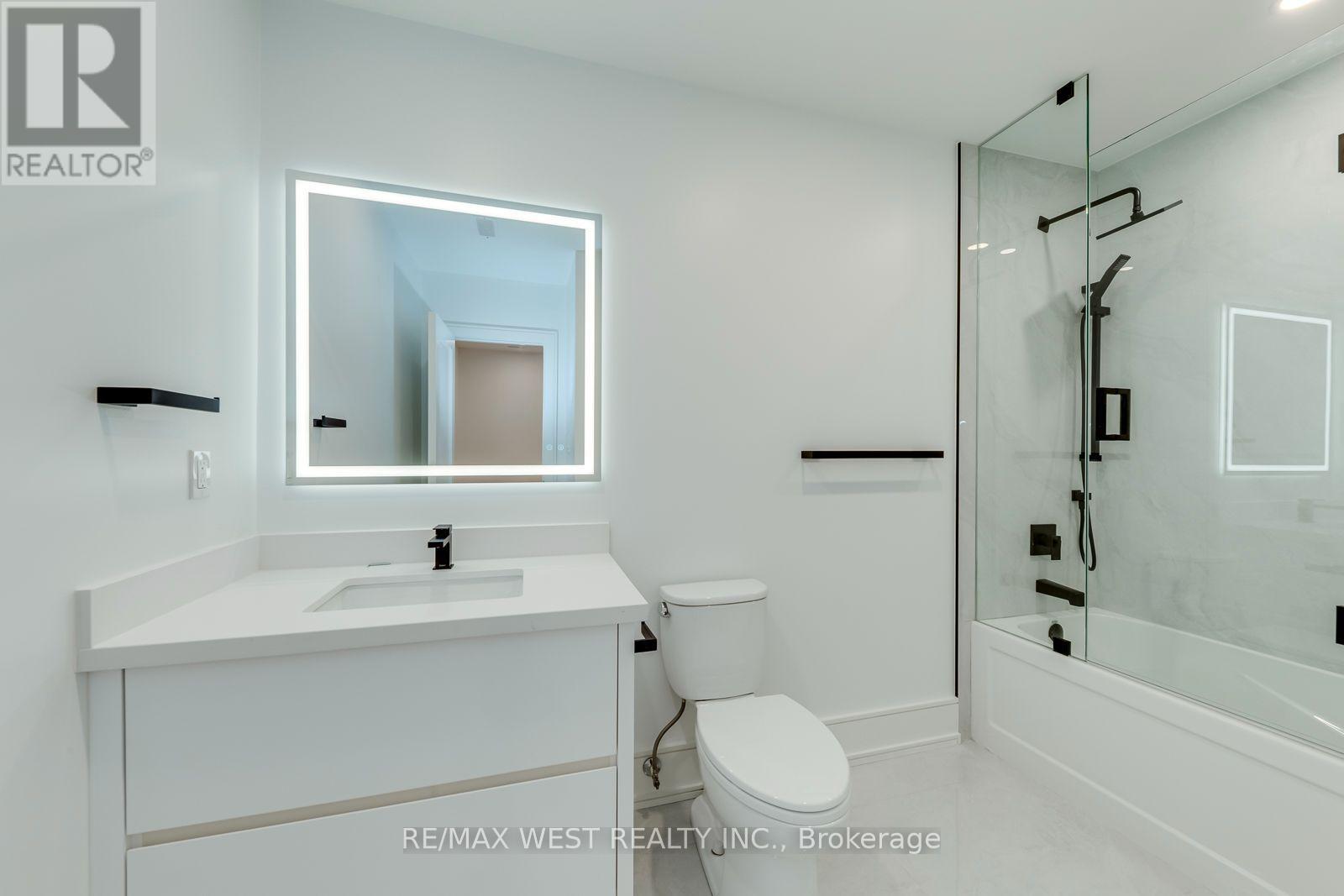 3 Amber Crescent, Toronto, Ontario  M6L 2R5 - Photo 48 - W13842002