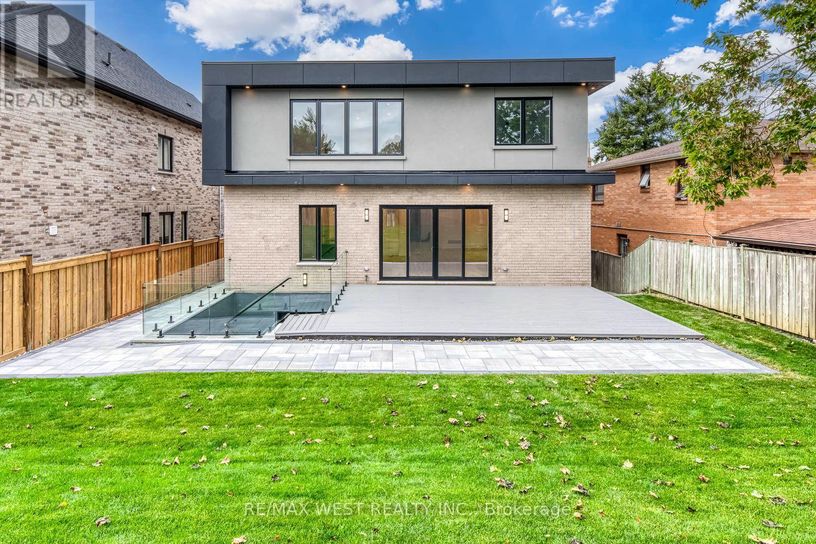 3 Amber Crescent, Toronto, Ontario  M6L 2R5 - Photo 49 - W13842002