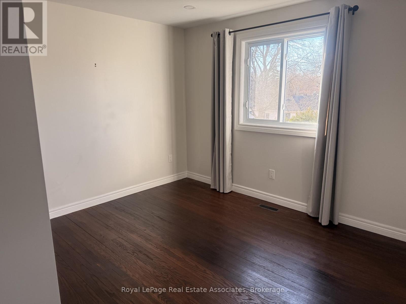 18 Fagan Drive, Halton Hills, Ontario  L7G 4P3 - Photo 10 - W13842004